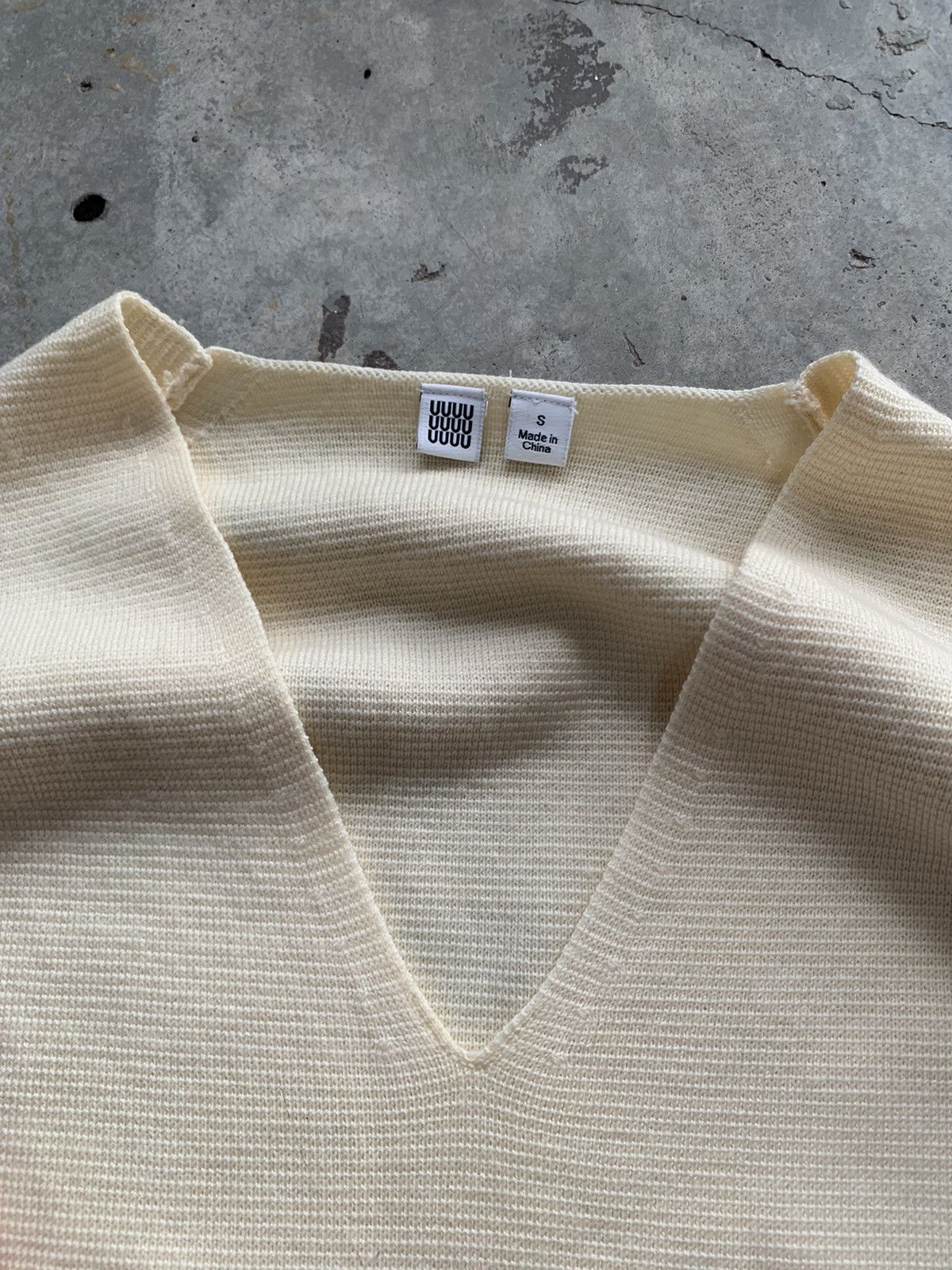 Lemaire × Uniqlo Uniqlo Lemaire Wool Sweater V neck Size S / US 4 / IT 40 - 2 Thumbnail