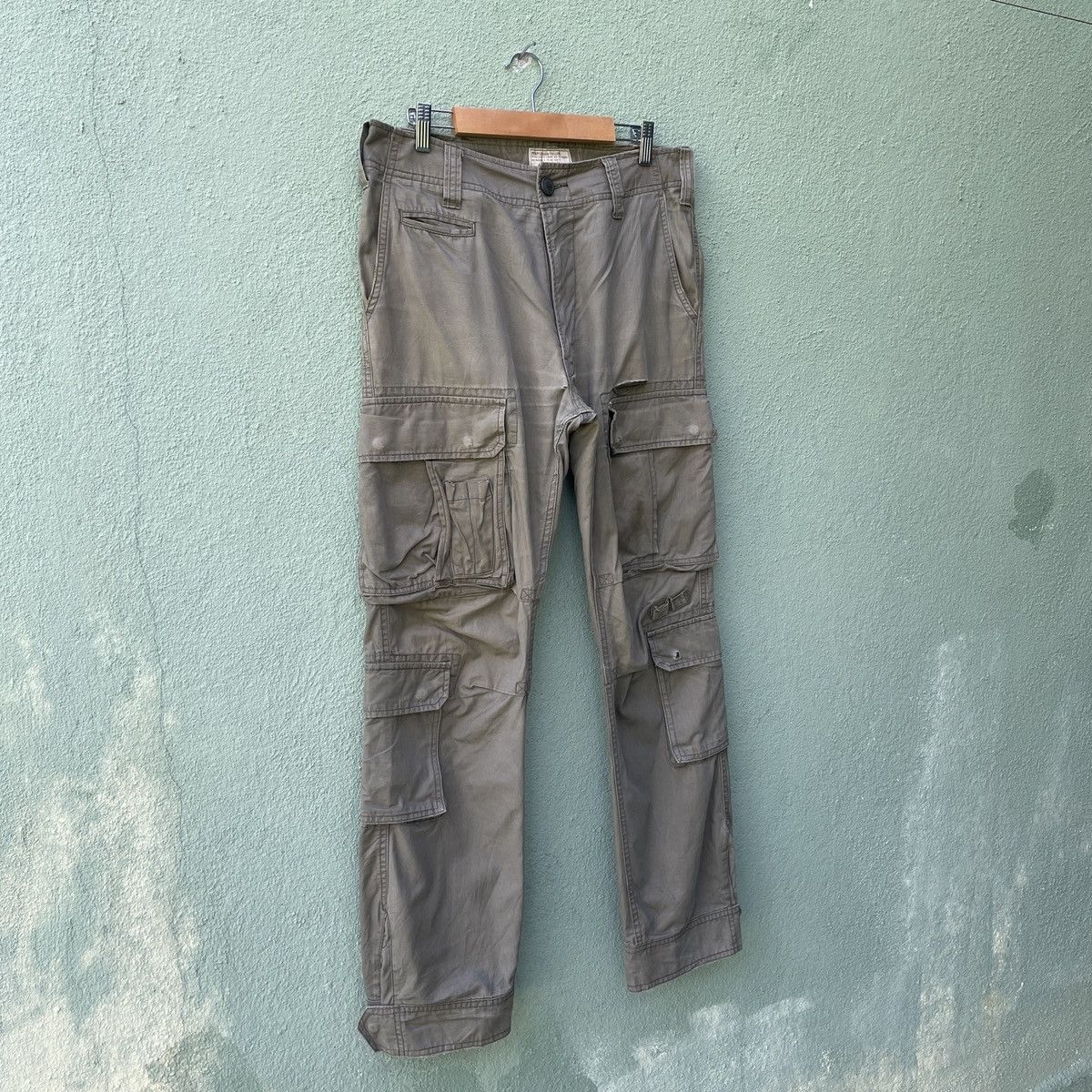 Japanese Brand Vintage PURPLE AND YELLOW Distressed 9 Pocket Cargo Pants Size US 32 / EU 48 - 2 Thumbnail