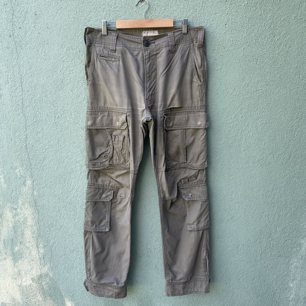 Japanese Brand Vintage PURPLE AND YELLOW Distressed 9 Pocket Cargo Pants Size US 32 / EU 48 - 1 Thumbnail