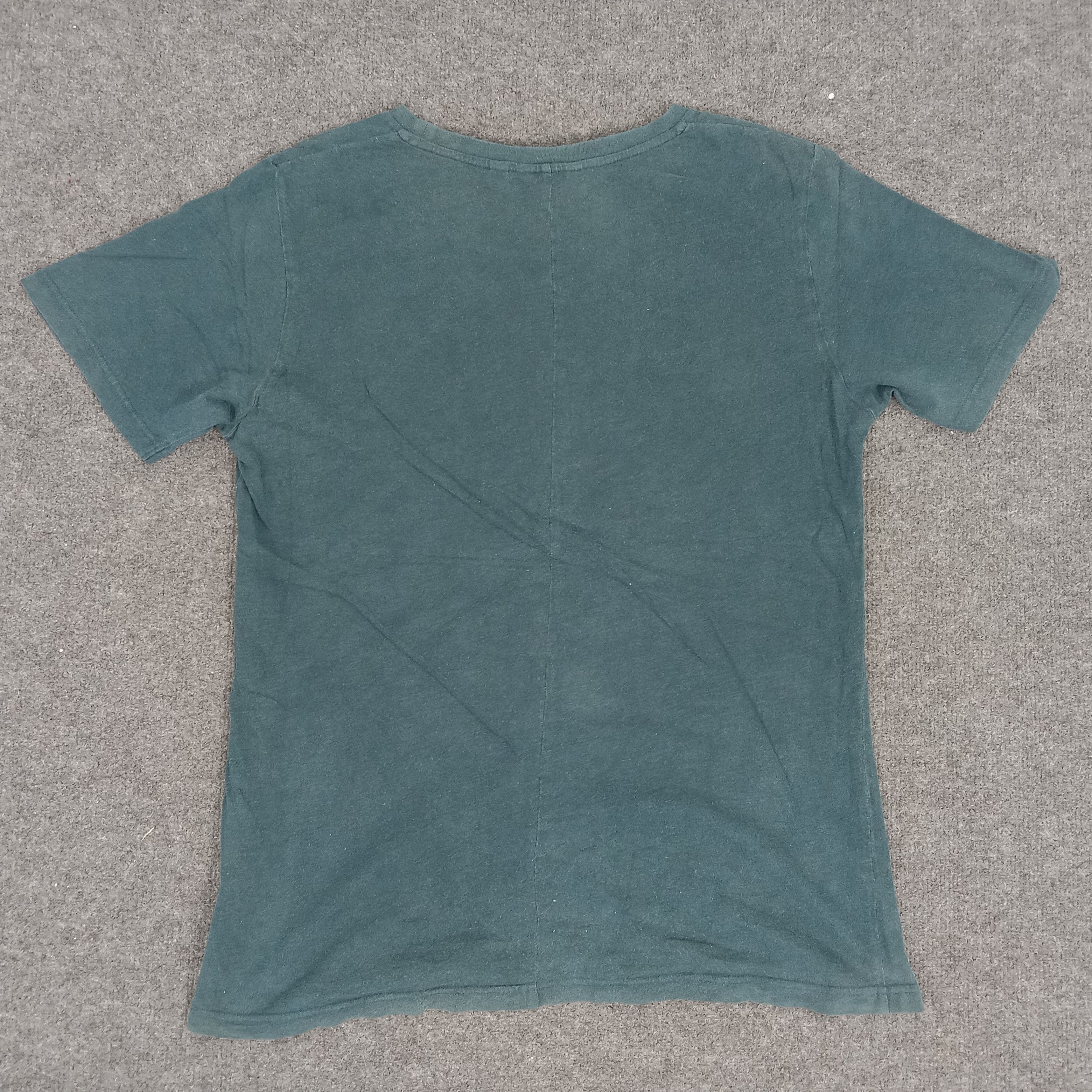 Japanese Brand × Undercover × Vintage Uniqlo Undercover Japanese Brand Tshirt Size US M / EU 48-50 / 2 - 3 Thumbnail