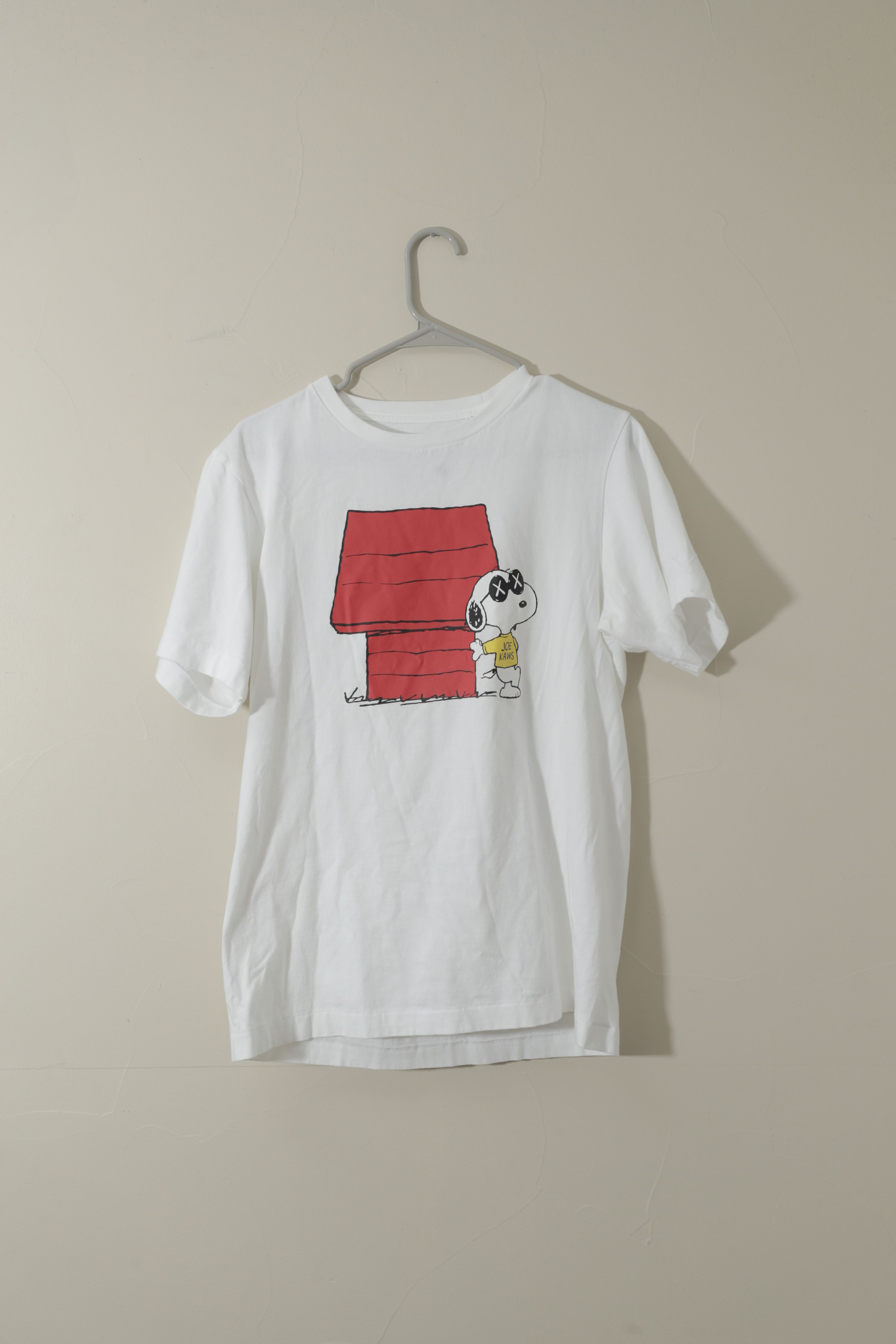 Peanuts x KAWS x Uniqlo Joe Kaws Doghouse Tee (L)