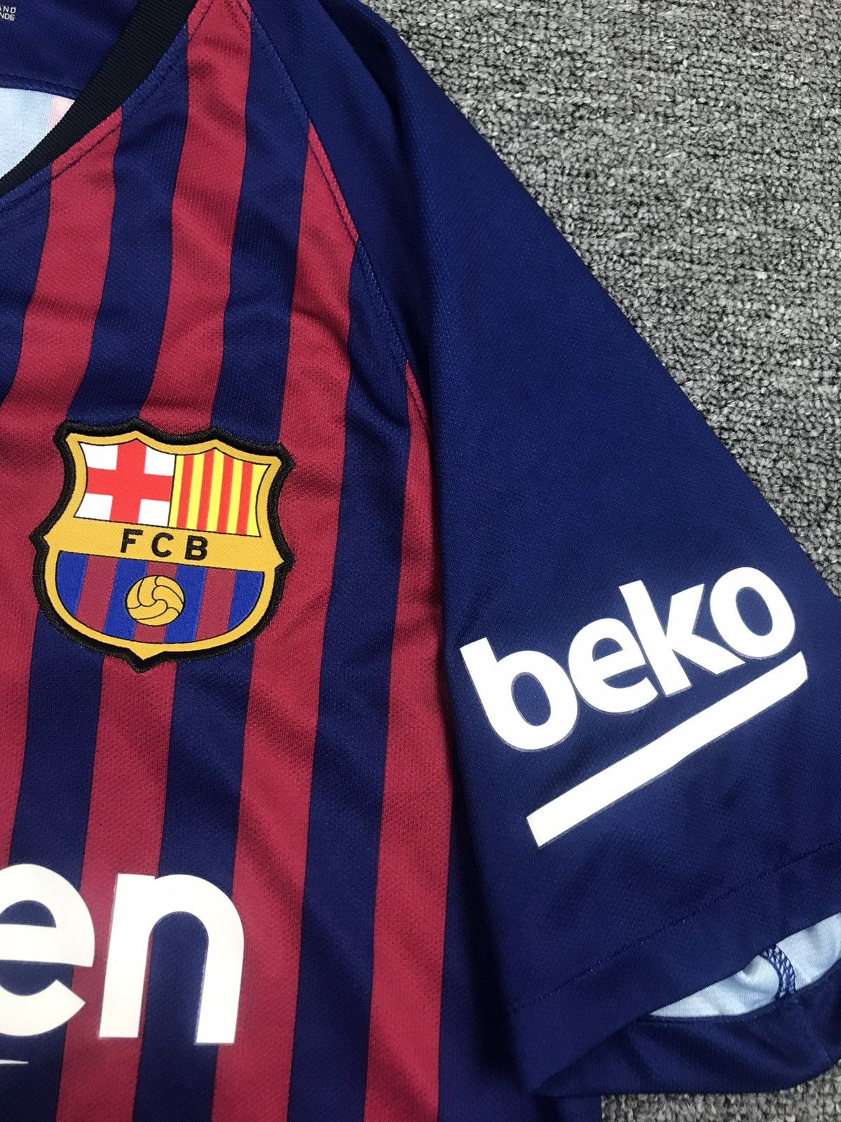 Nike BARCELONA 2018/19 HOME SHIRT FOOTBALL NIKE 894430-456,S Size US S / EU 44-46 / 1 - 7 Thumbnail
