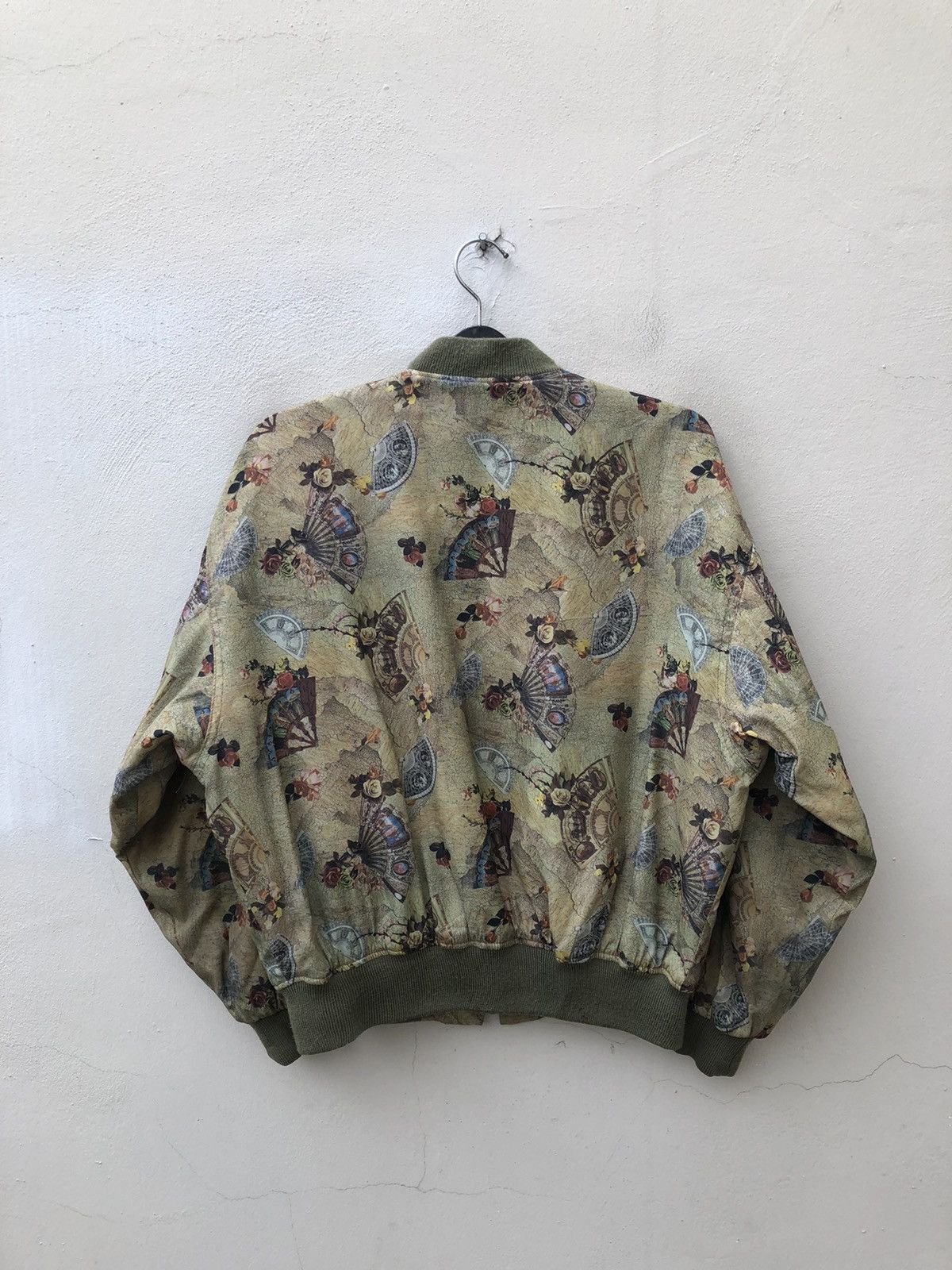 Vintage Vintage Japan Brand Men’s Gumu Full Printed Bomber Jacket Size US M / EU 48-50 / 2 - 17 Thumbnail