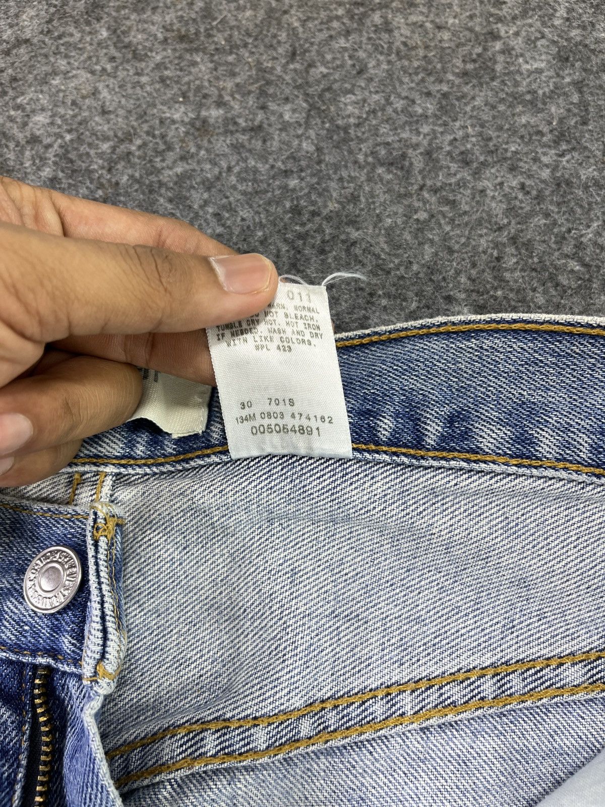 Levi's Vintage Levis 505 Distressed Jeans - J895 Size US 31 - 7 Thumbnail