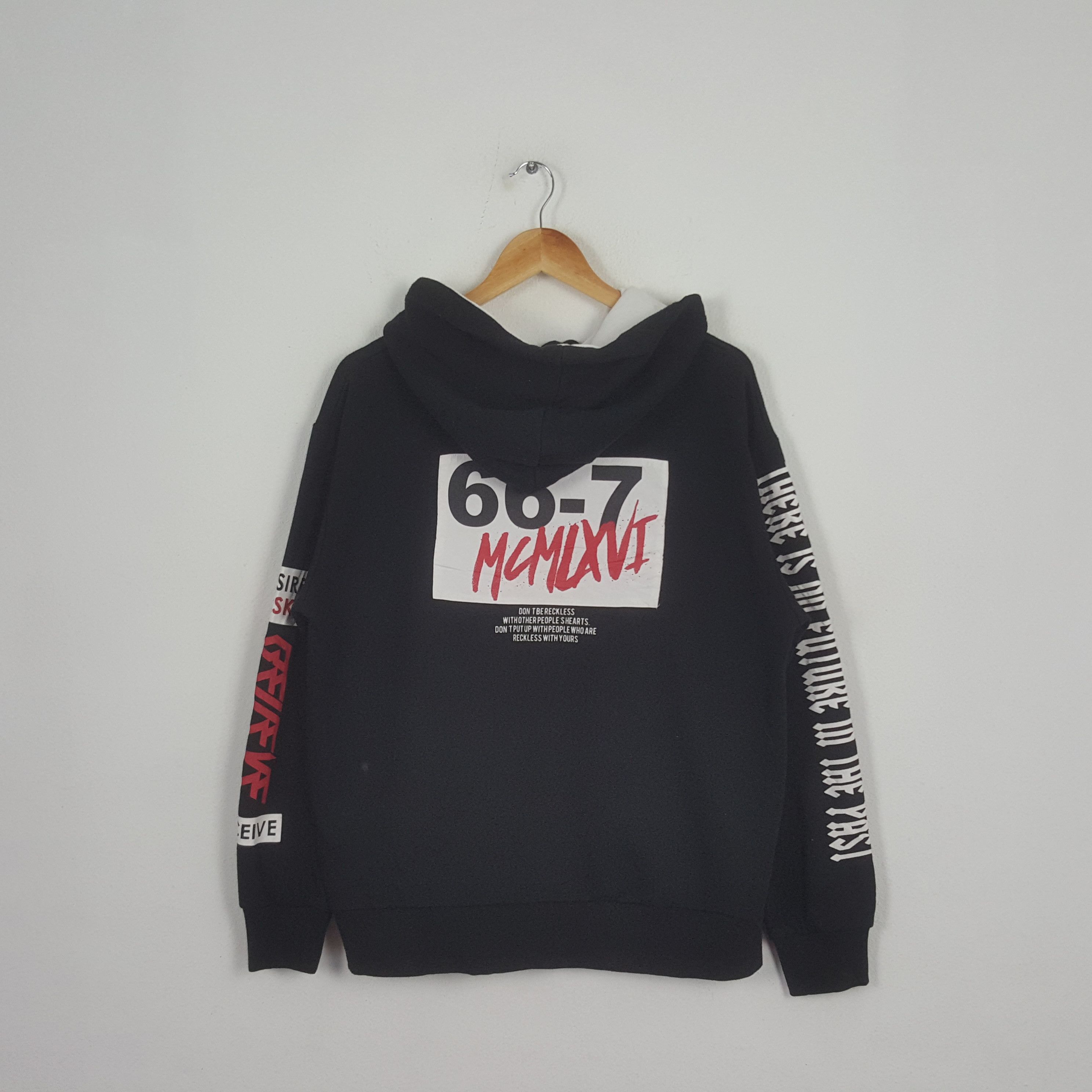 Japanese Brand Vintage Receive Japanese Brand Overprint Design Hoodies Size US L / EU 52-54 / 3 - 3 Thumbnail