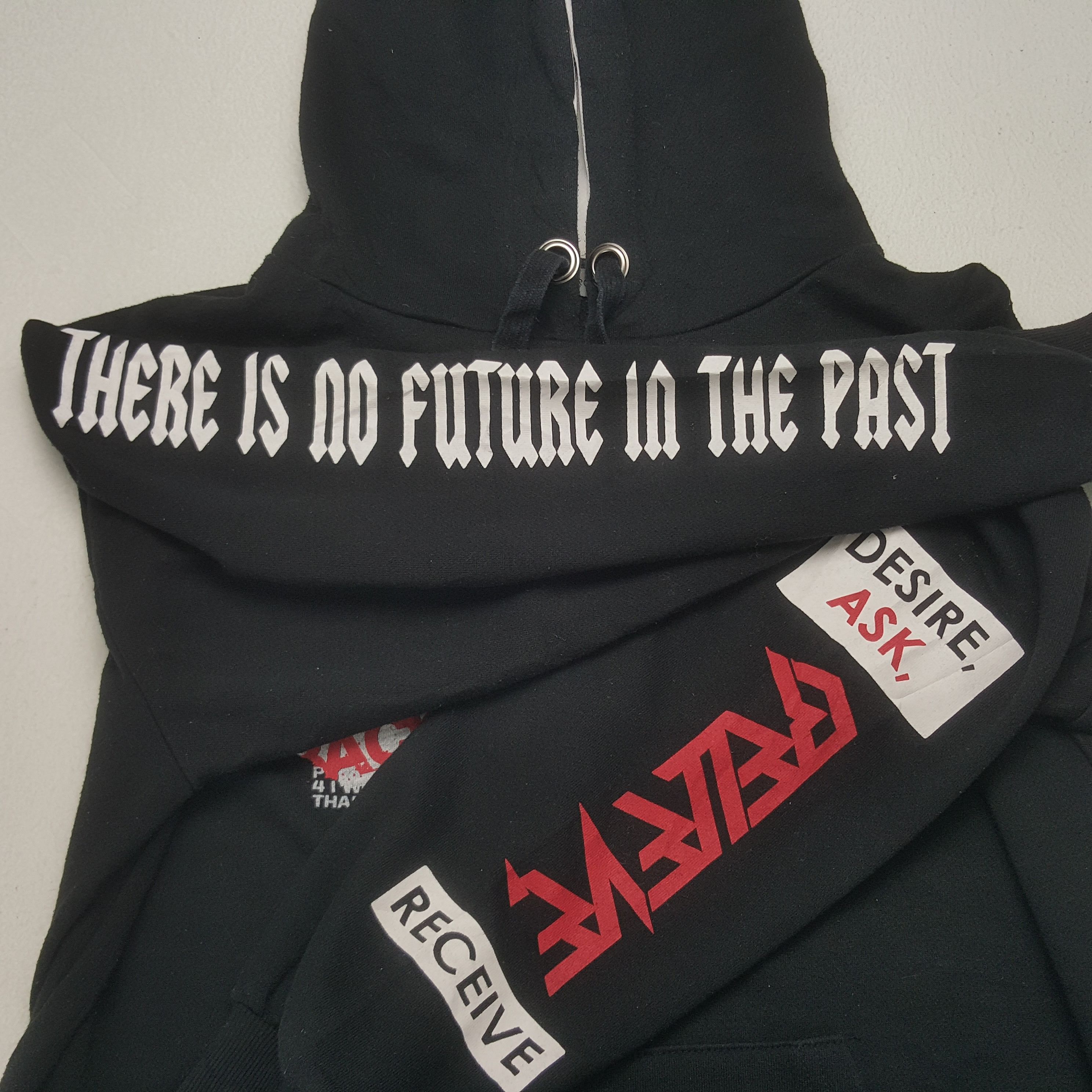 Japanese Brand Vintage Receive Japanese Brand Overprint Design Hoodies Size US L / EU 52-54 / 3 - 8 Thumbnail