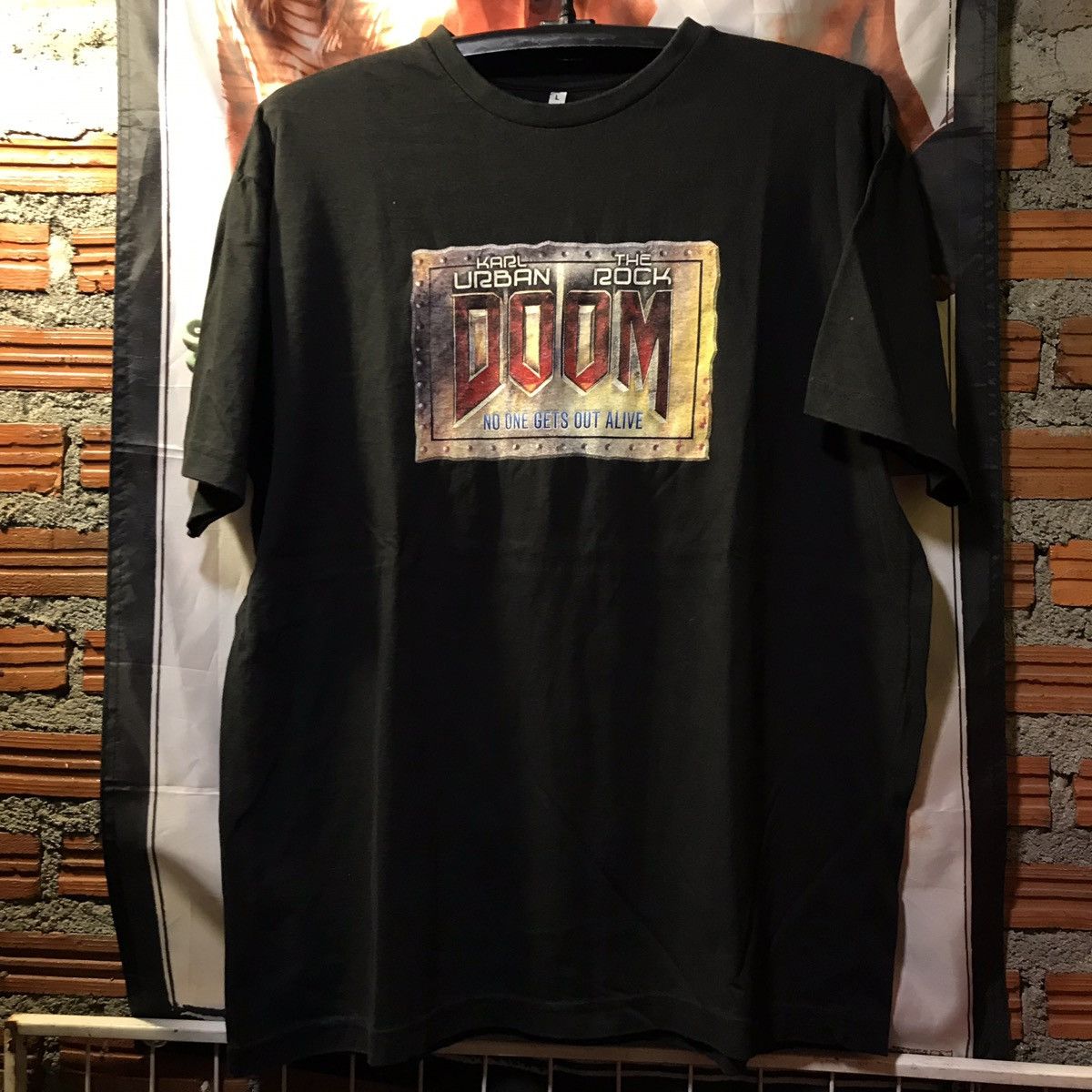 Vintage Doom No One Gets Out Alive Movie Tee 2005s Size US L / EU 52-54 / 3 - 1 Thumbnail