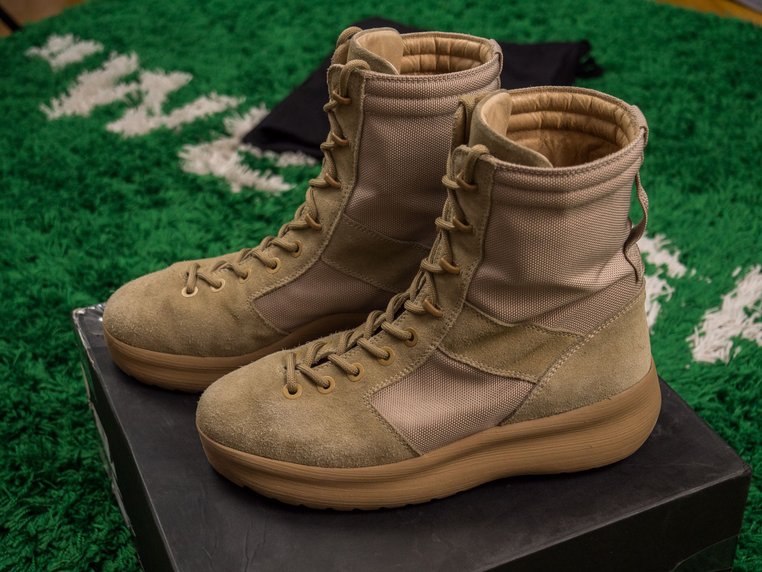 Yeezy VNDS YEEZY SEASON 3 Military Boot Rock COMBAT (43) Size US 10 / EU 43 - 6 Thumbnail