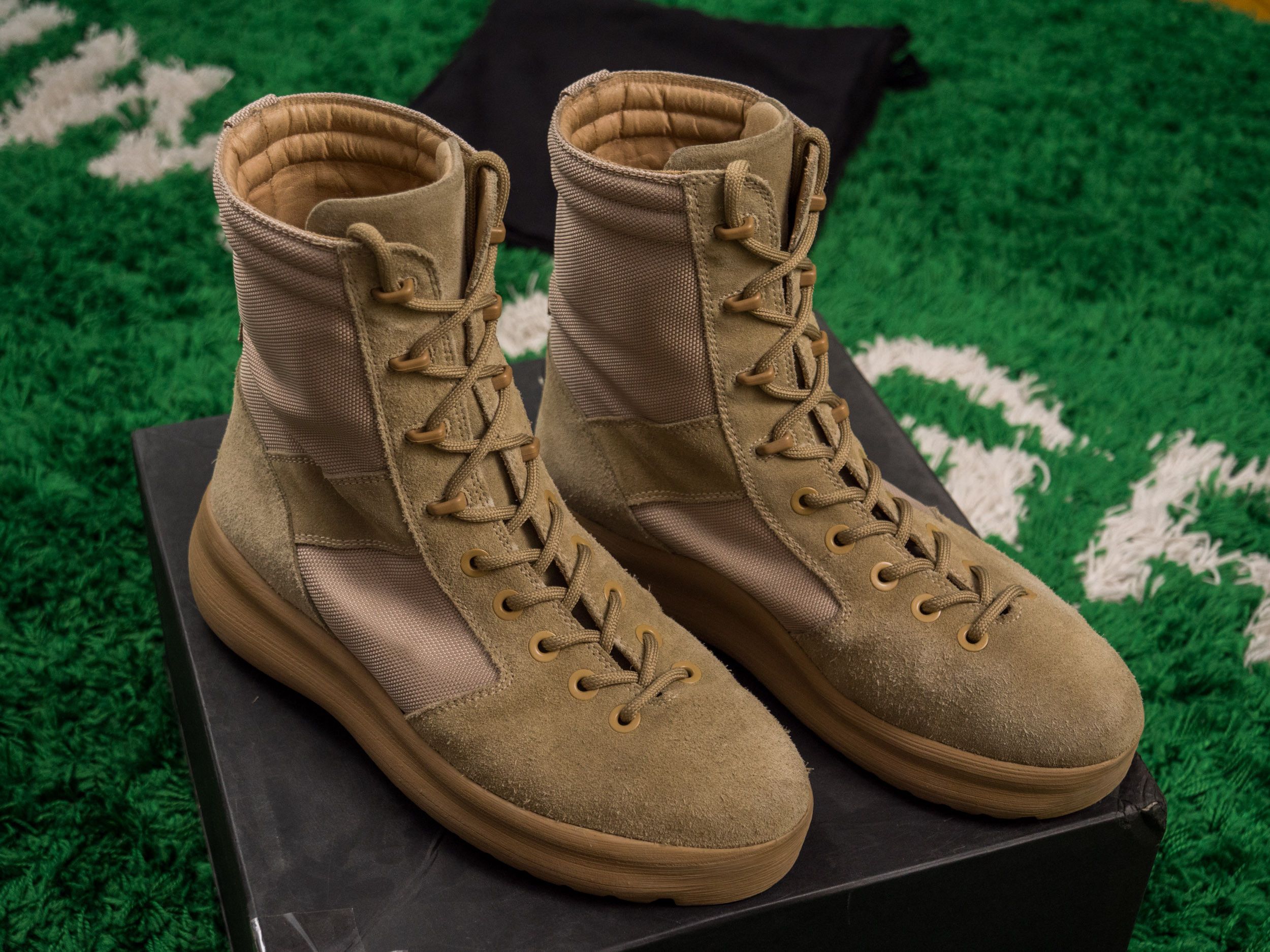 Yeezy VNDS YEEZY SEASON 3 Military Boot Rock COMBAT (43) Size US 10 / EU 43 - 7 Thumbnail