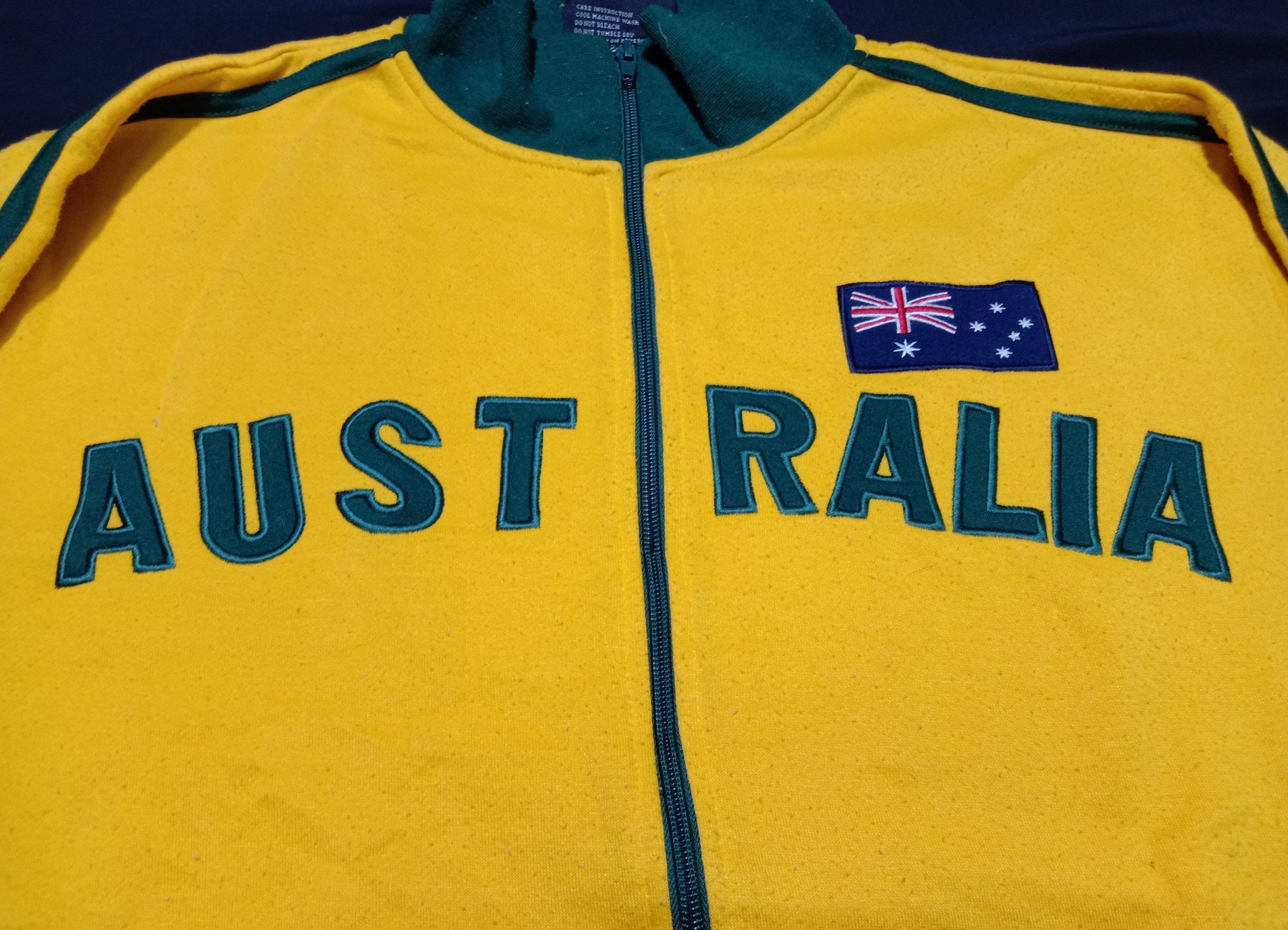 The Australian Outback Collection Australia Yellow/Green Sweater Embroidery Flag Logo Size US L / EU 52-54 / 3 - 2 Thumbnail