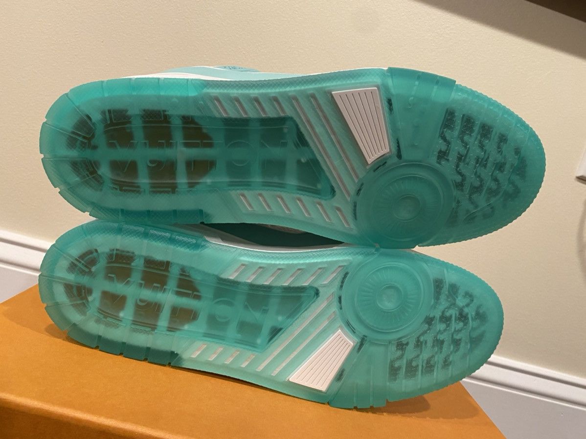 Louis Vuitton Louis Vuitton Trainer Mint Green / White LV 8.5 Size US 8.5 / EU 41-42 - 6 Thumbnail