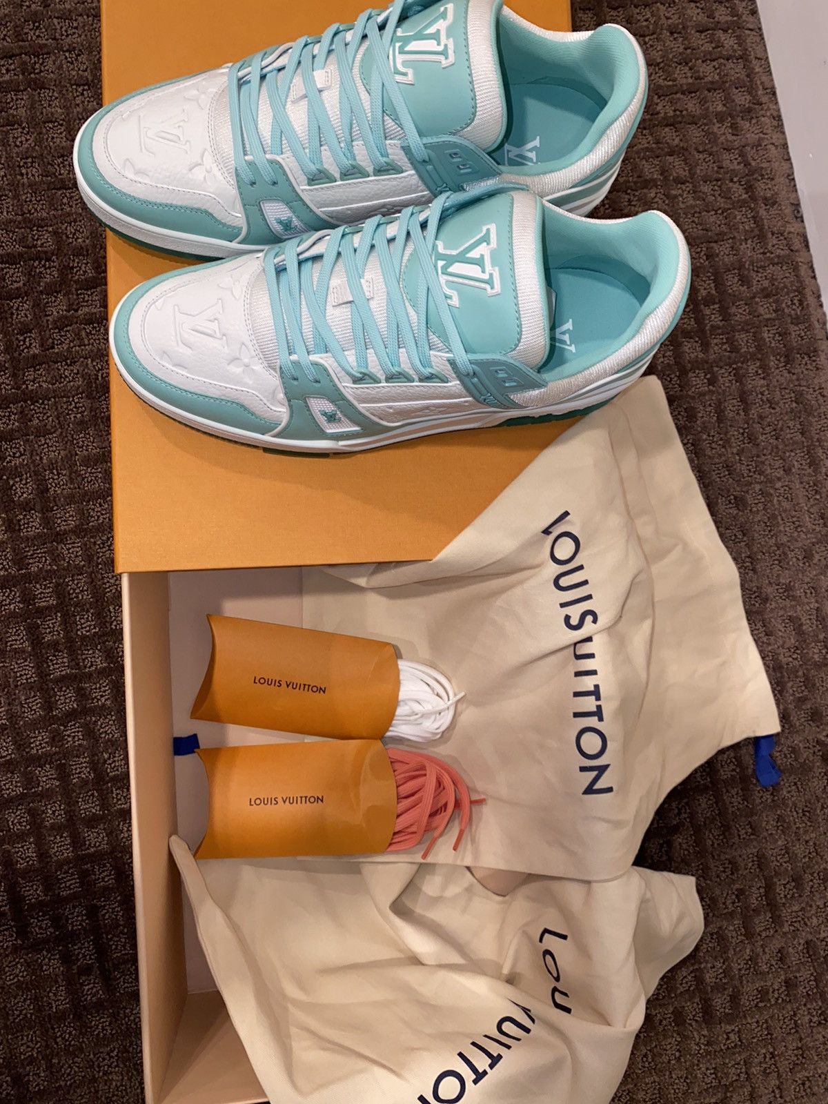 Louis Vuitton Louis Vuitton Trainer Mint Green / White LV 8.5 Size US 8.5 / EU 41-42 - 8 Thumbnail