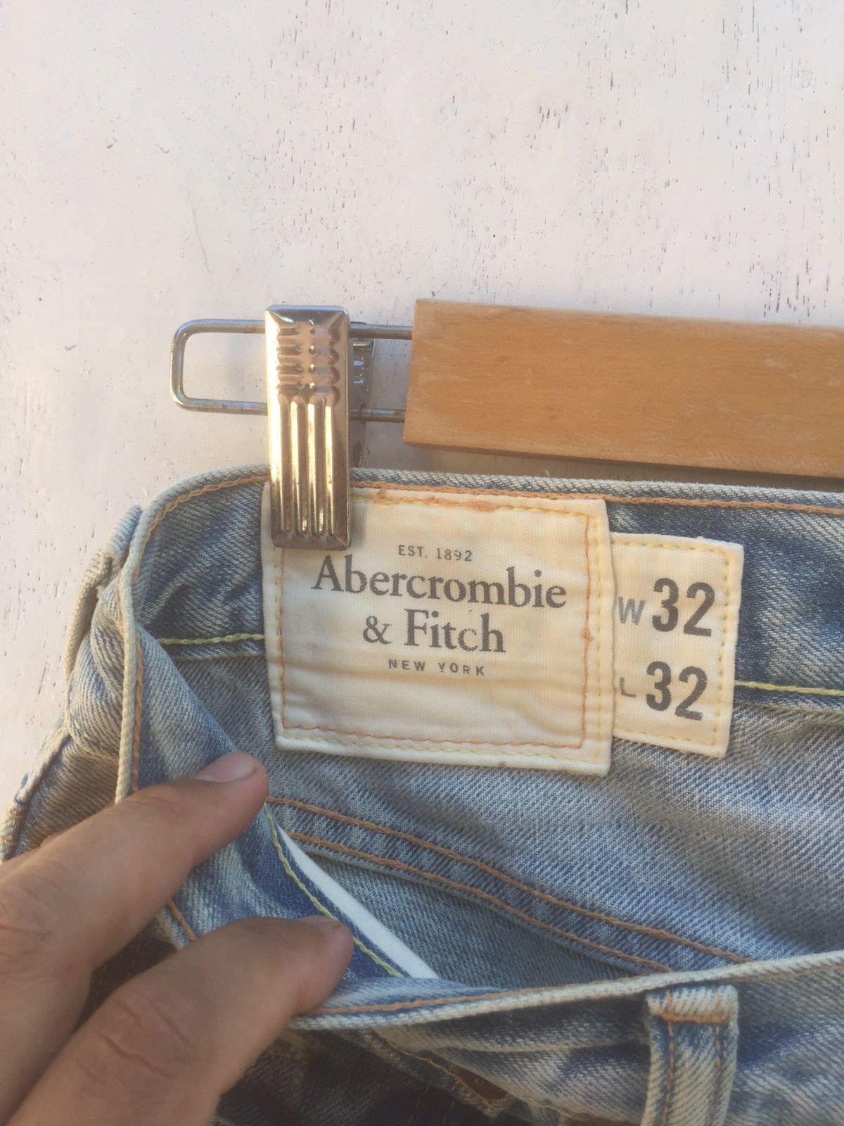 Abercrombie & Fitch ABERCROMBIE DISTRESSED DENIM PANTS Size US 32 / EU 48 - 7 Thumbnail