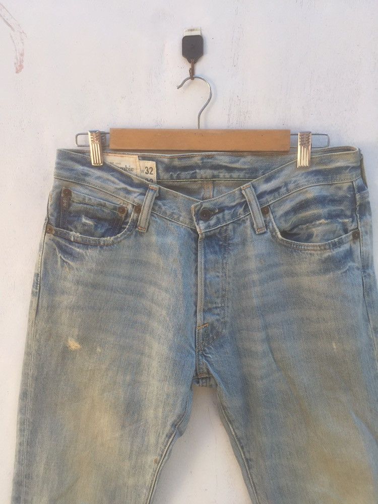 Abercrombie & Fitch ABERCROMBIE DISTRESSED DENIM PANTS Size US 32 / EU 48 - 4 Thumbnail