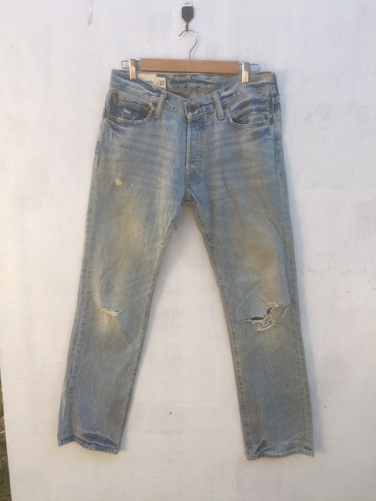 Abercrombie & Fitch ABERCROMBIE DISTRESSED DENIM PANTS Size US 32 / EU 48 - 2 Thumbnail