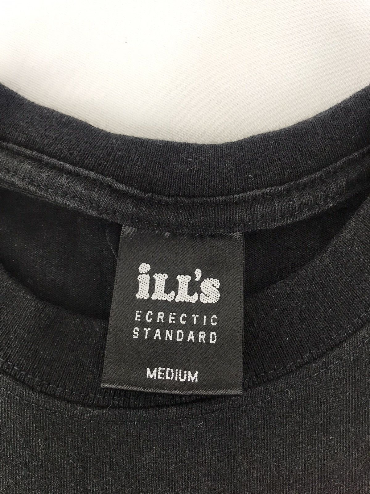 Japanese Brand ill's Japanese Brand Sprayed Spell Out Logo Tee T-shirt Size US S / EU 44-46 / 1 - 6 Thumbnail