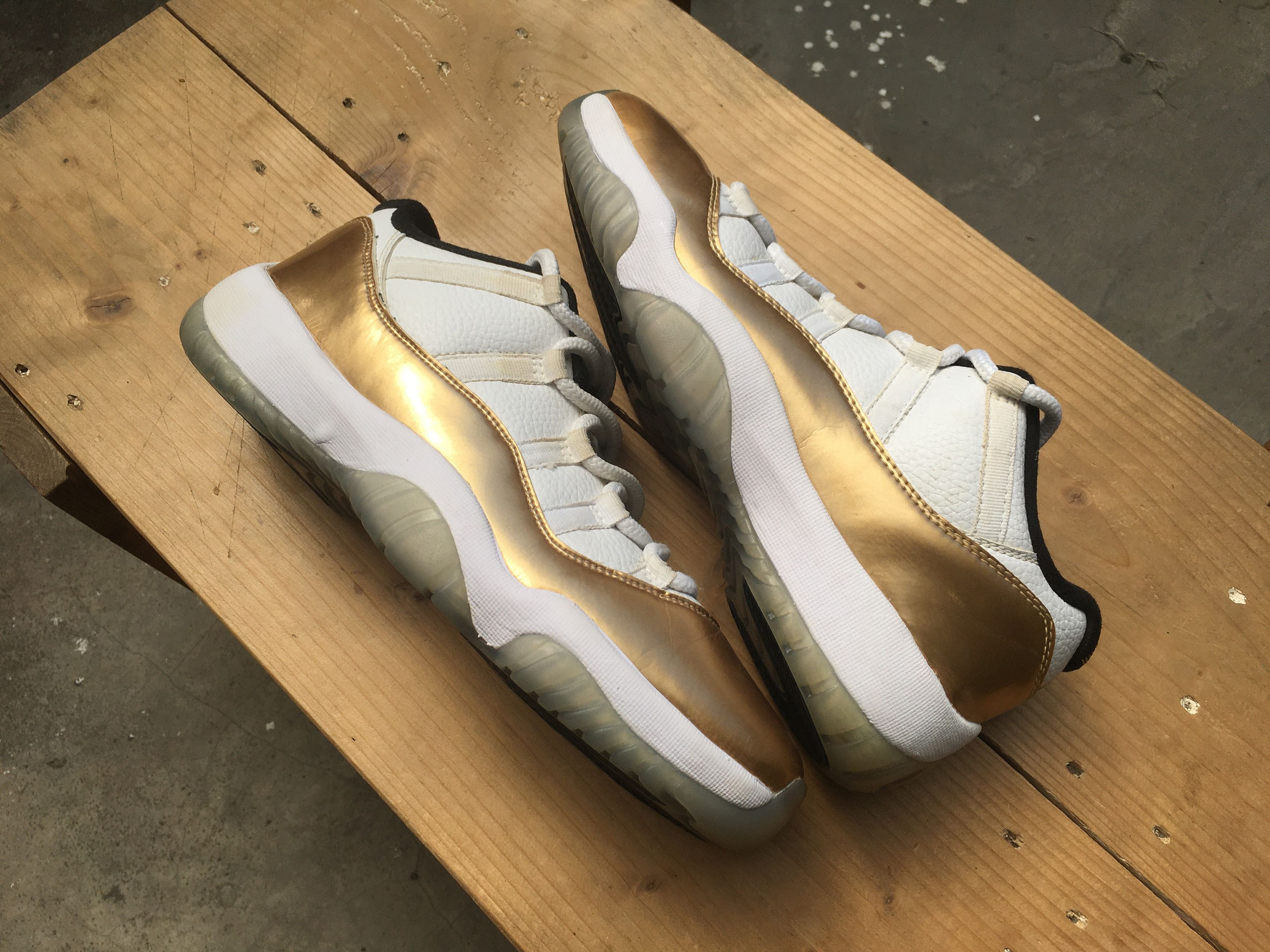 Jordan Brand × Nike 🔥 Nike Air Jordan 11 Retro Low Closing Ceremony Size US 9.5 / EU 42-43 - 17 Thumbnail