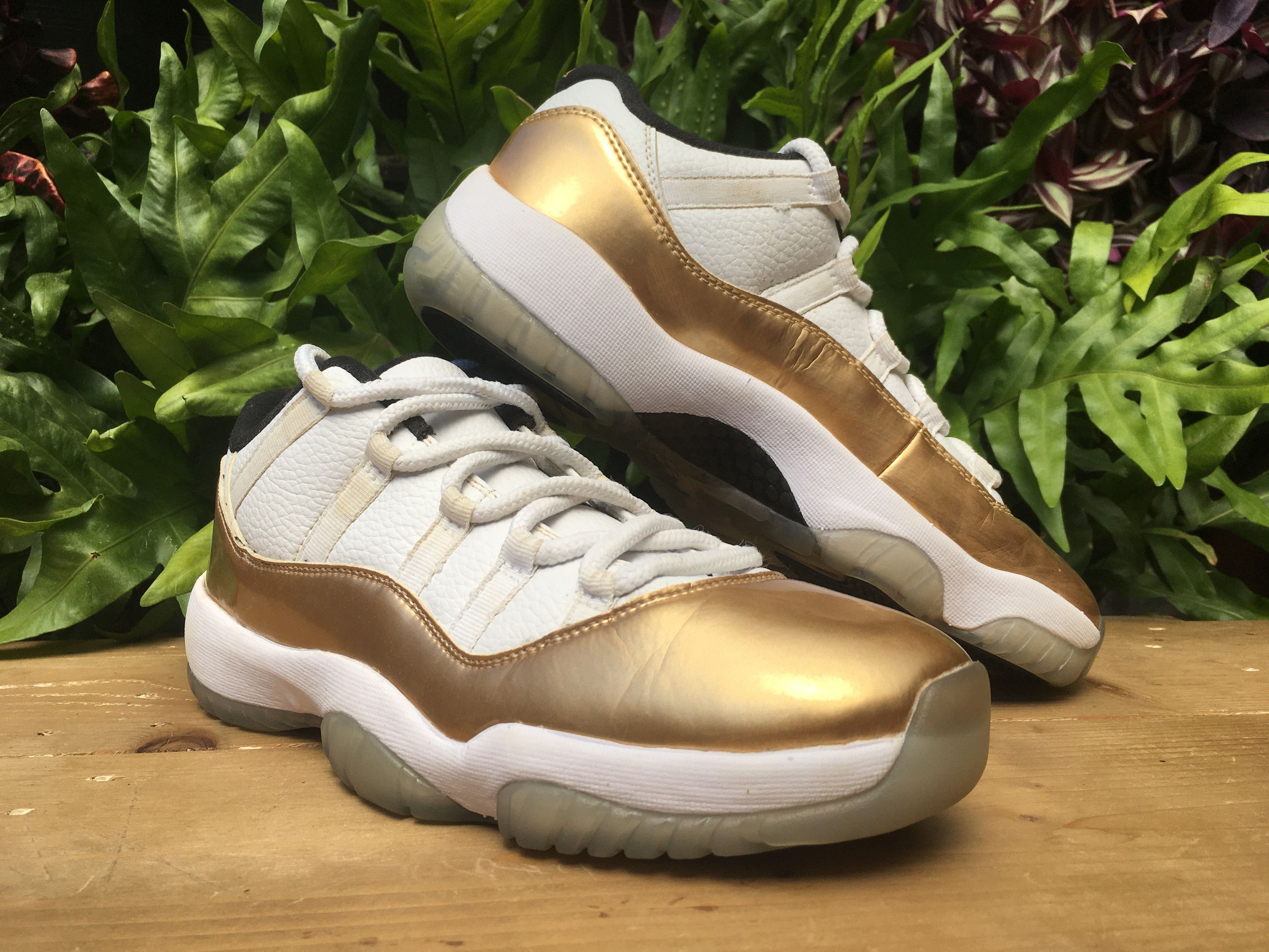 Jordan Brand × Nike 🔥 Nike Air Jordan 11 Retro Low Closing Ceremony Size US 9.5 / EU 42-43 - 4 Thumbnail