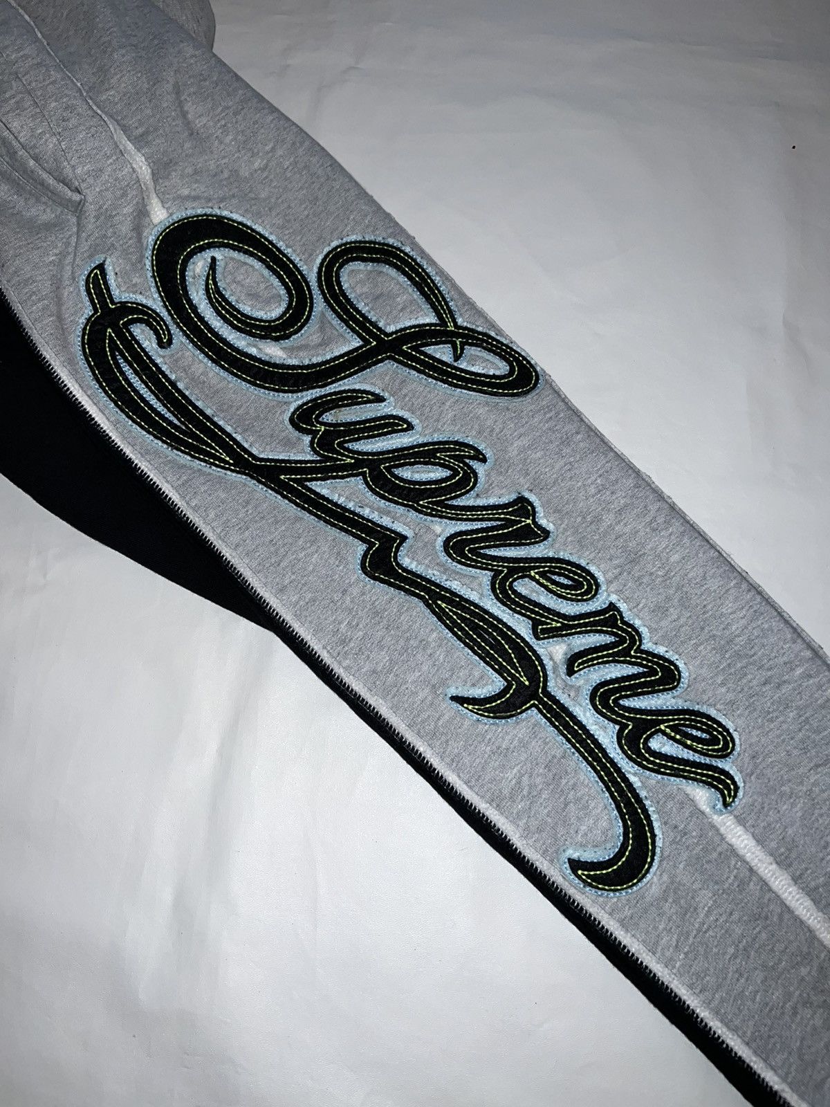 Supreme Supreme SS21 Paneled Script Logo Sweatpants Size US 30 / EU 46 - 4 Thumbnail