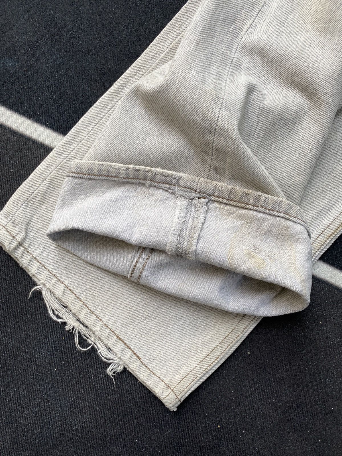 Jean × Levi's × Vintage 90s VINTAGE LEVIS 501 DISTRESSED JEANS-J375 Size US 37 - 9 Thumbnail