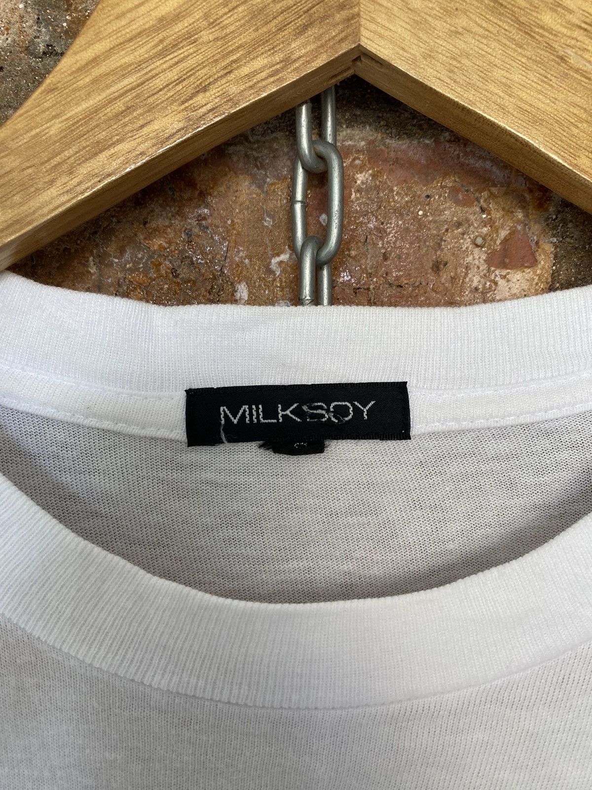 Japanese Brand Vtg MILKBOY sting the honey tee Size US S / EU 44-46 / 1 - 8 Thumbnail