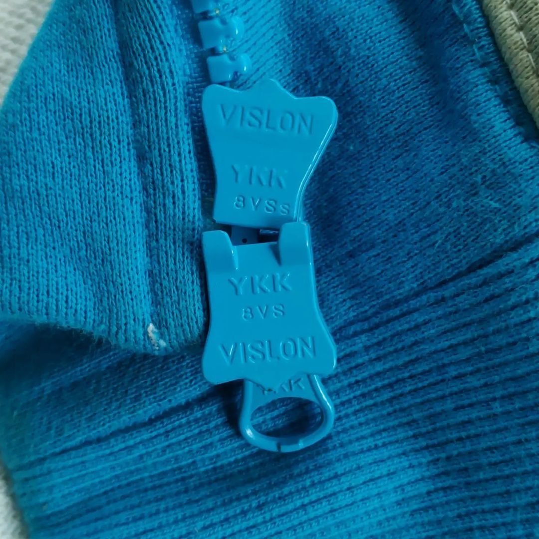 Kid Robot Original Kidrobot Dog Bone Zip Hood Size US L / EU 52-54 / 3 - 7 Thumbnail