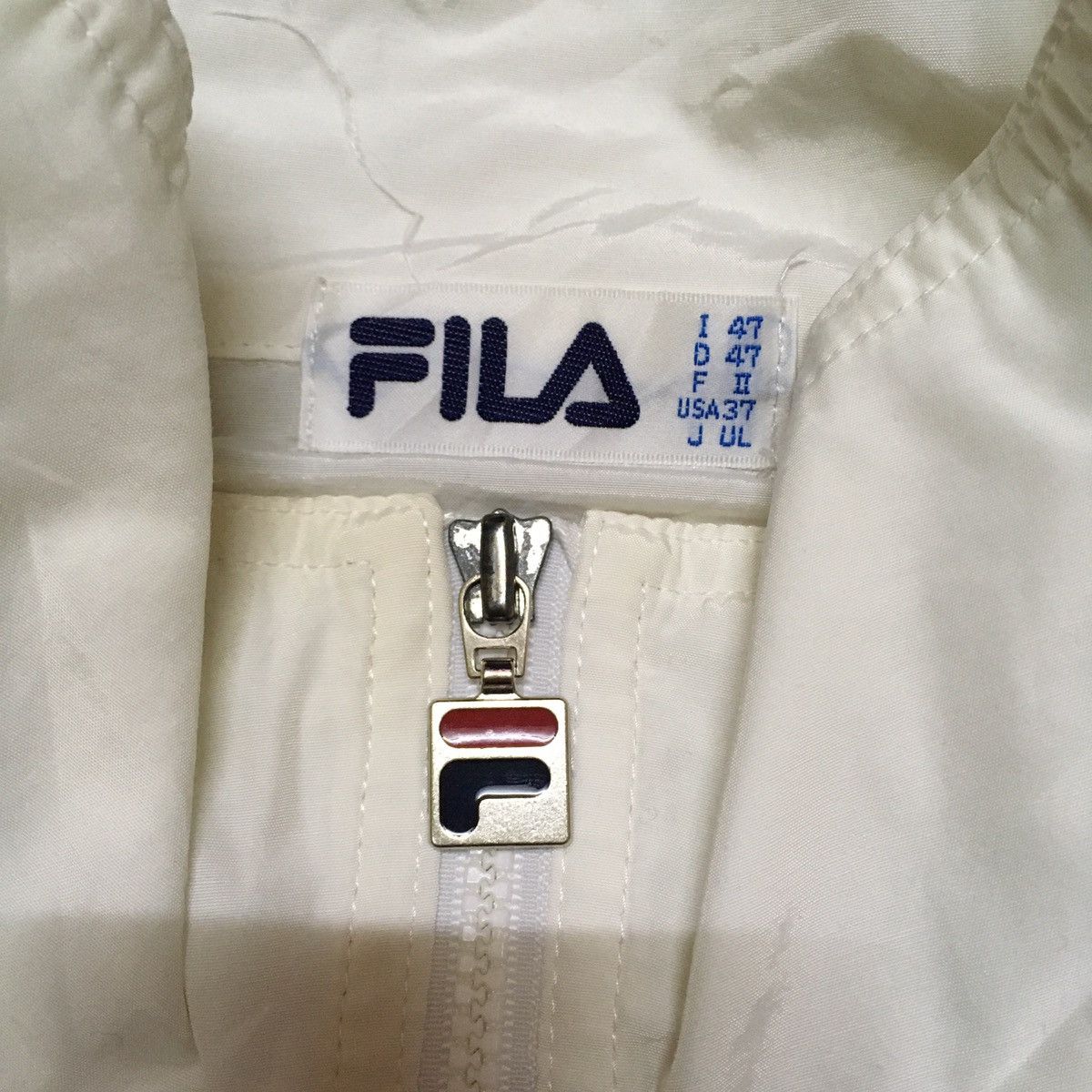 Fila Vintage Fila Big Logo Windbreaker Light Jacket Size US L / EU 52-54 / 3 - 7 Thumbnail