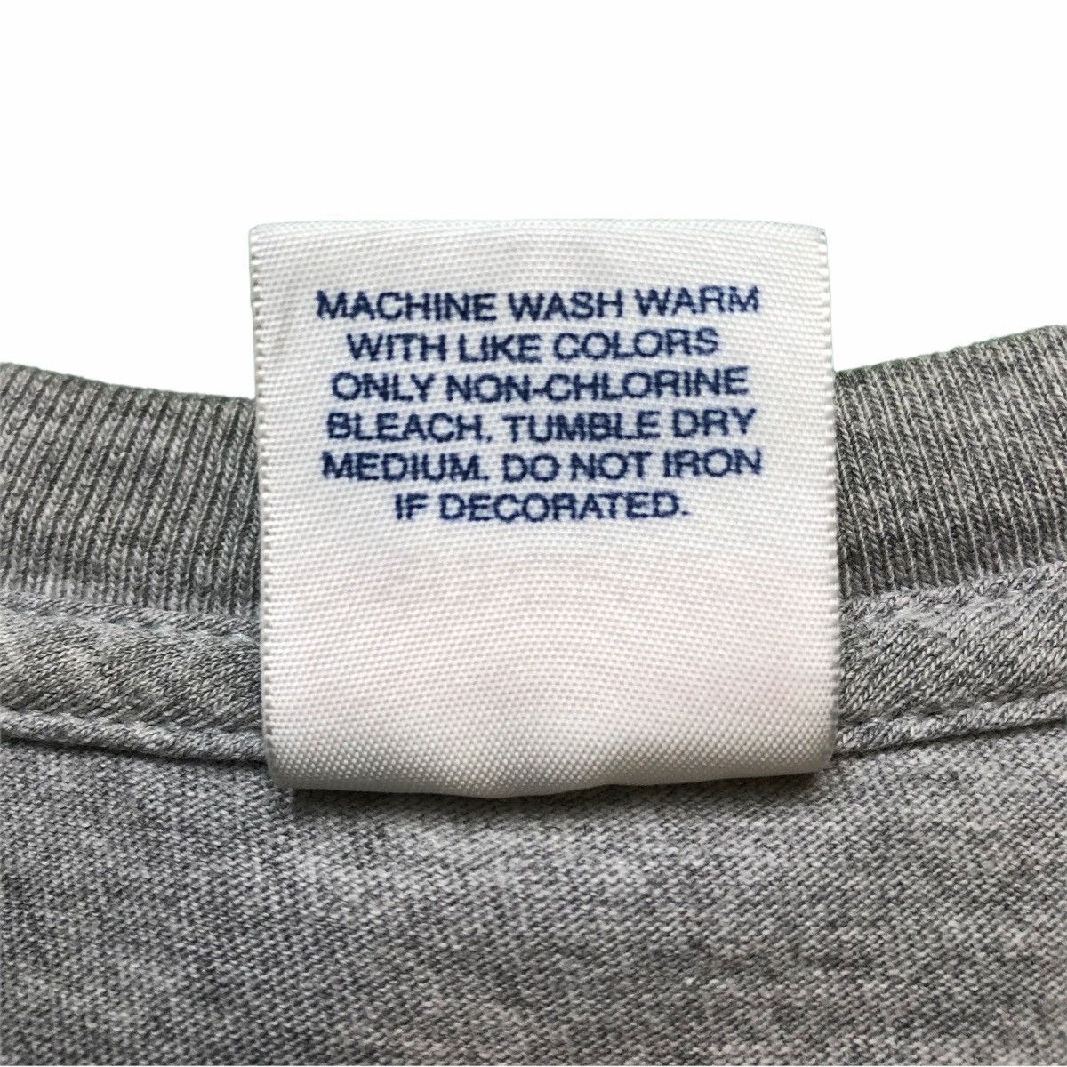 Supreme 2013 Supreme Bling Box Logo T Shirt Short Sleeve Graphic Tee Size US M / EU 48-50 / 2 - 5 Thumbnail