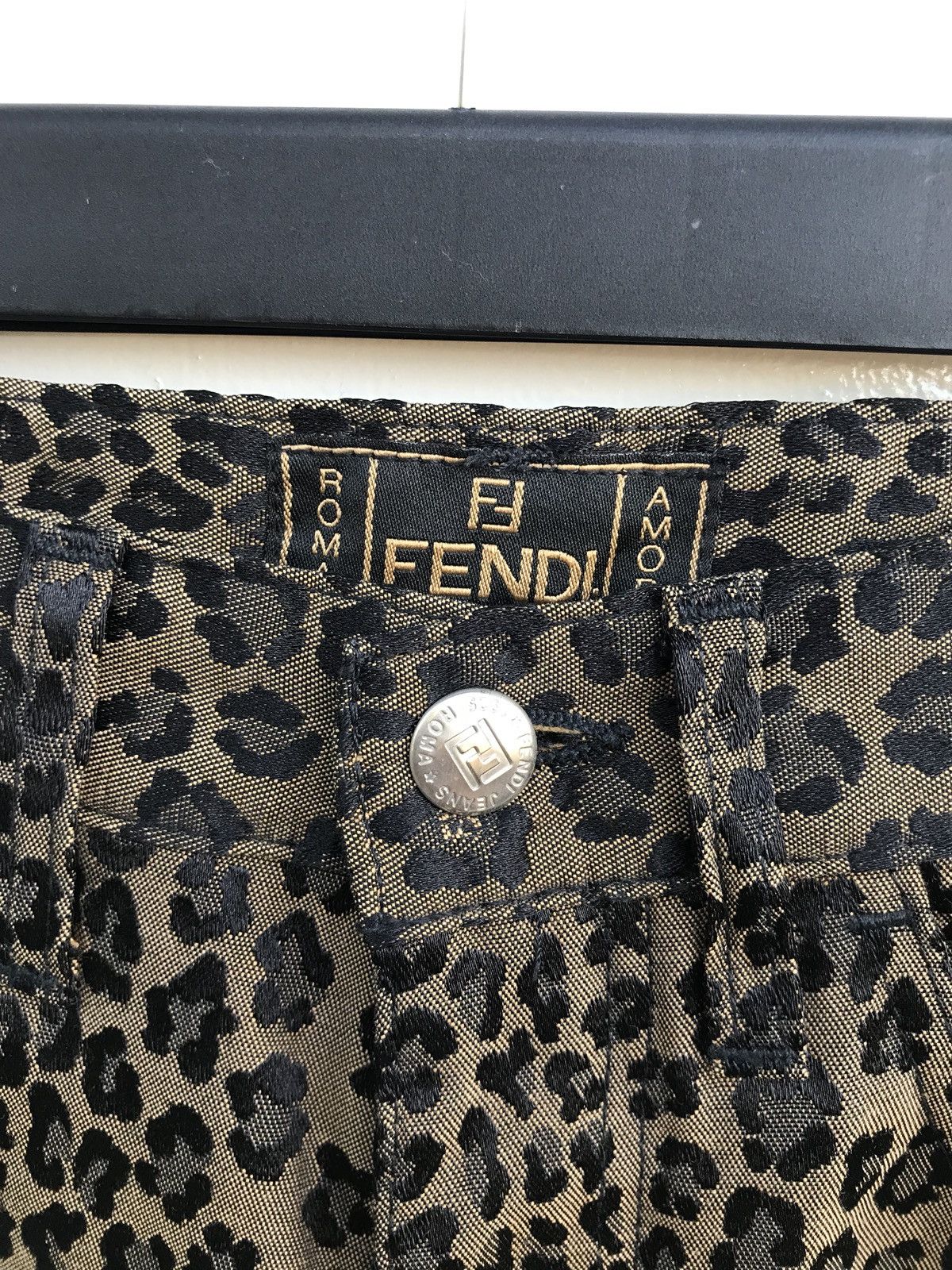 Fendi Authentic Fendi Leopard Print Trousers Pants Size US 26 / EU 42 - 10 Thumbnail