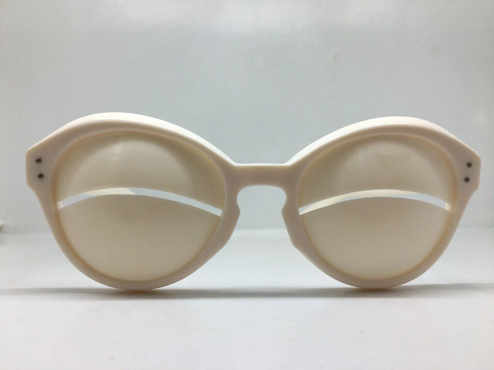 Andre Courreges c. 1965 Iconic André Courrèges Lunette Eskimo Sunglasses Size ONE SIZE - 5 Thumbnail