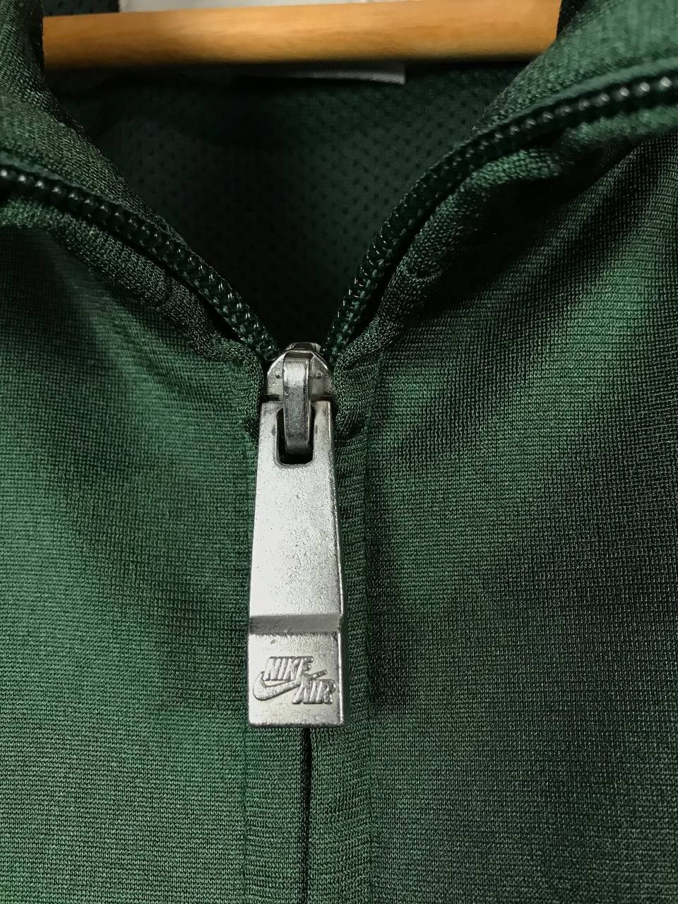 Vintage Nike Air swoosh streetwear vintage zip sweatshirt Size US XL / EU 56 / 4 - 4 Thumbnail