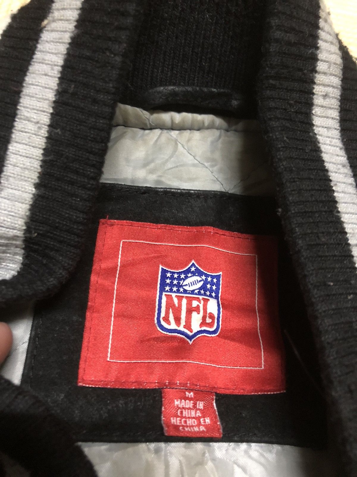 Leather × NFL 💰BINDING OFFER 💸Vintage Varsity RAIDERS‘BIGGEST LOGO’ Size US L / EU 52-54 / 3 - 7 Thumbnail