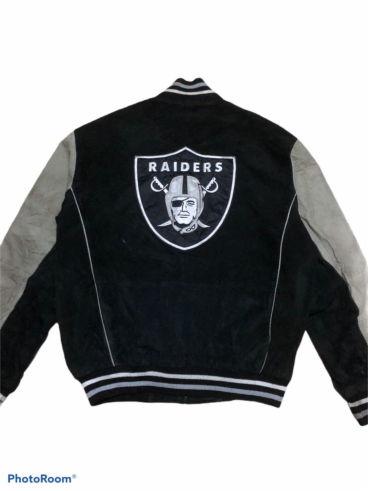 Leather × NFL 💰BINDING OFFER 💸Vintage Varsity RAIDERS‘BIGGEST LOGO’ Size US L / EU 52-54 / 3 - 2 Thumbnail