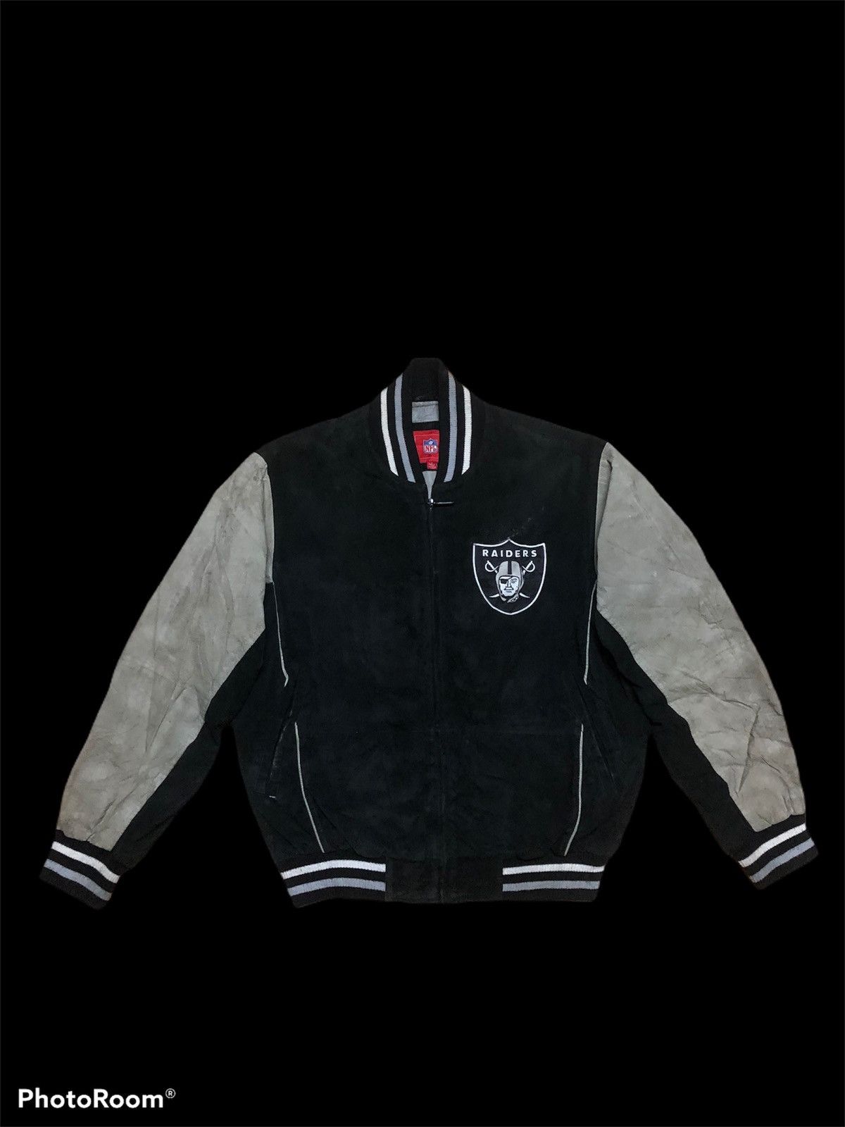 Leather × NFL 💰BINDING OFFER 💸Vintage Varsity RAIDERS‘BIGGEST LOGO’ Size US L / EU 52-54 / 3 - 3 Thumbnail