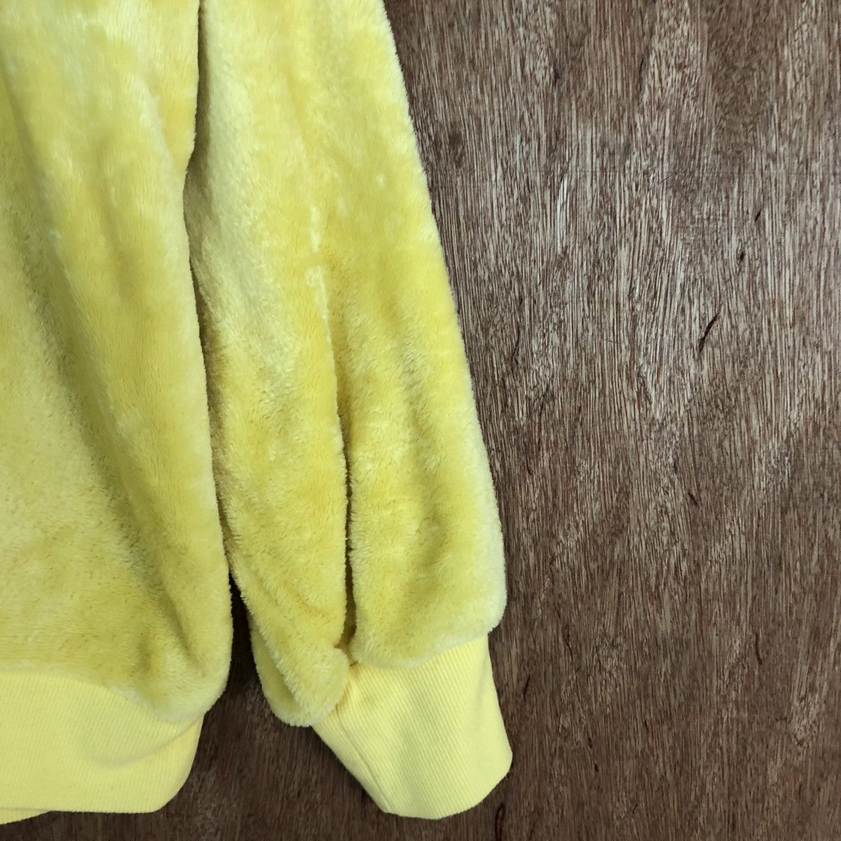 Disney DL Pluto mickey mouse Disney Yellow fleece Sweatshirt #1803 Size M / US 6-8 / IT 42-44 - 4 Thumbnail