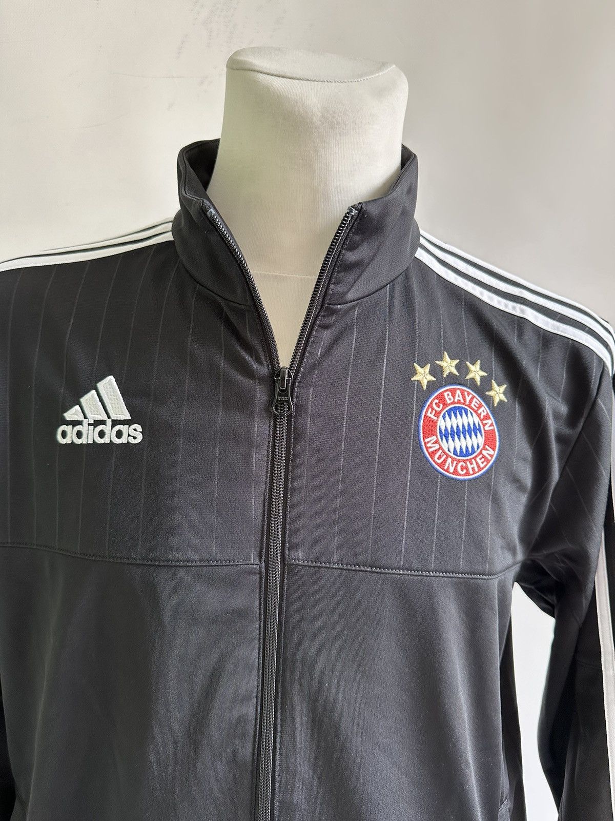 Adidas 2015 Adidas Bayern Munich Munchen Track top Athletic jacket Size US L / EU 52-54 / 3 - 4 Thumbnail