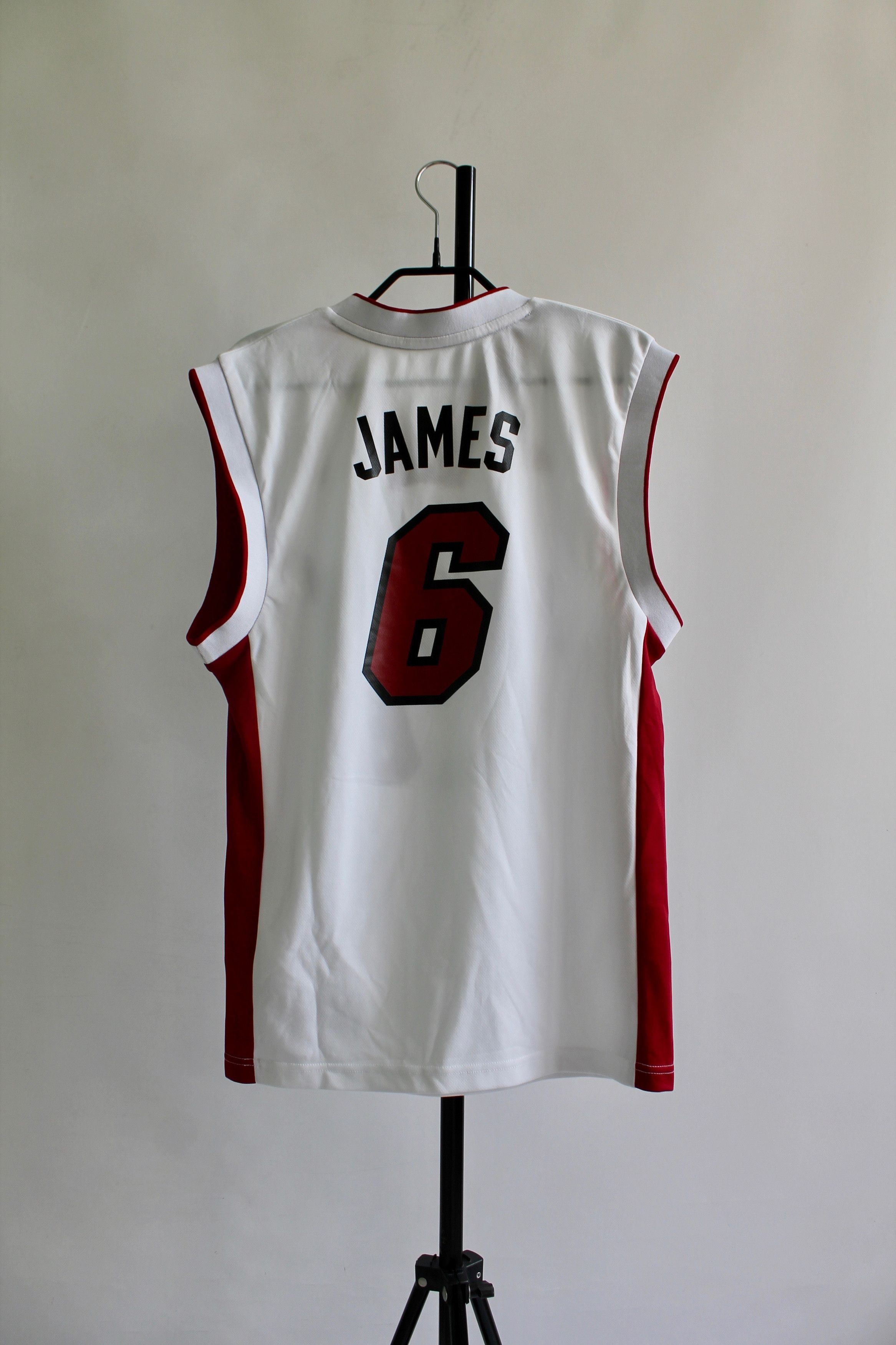 Adidas 2014 Adidas Lebron James Miami Heat # 6 jersey Size US XS / EU 42 / 0 - 5 Thumbnail