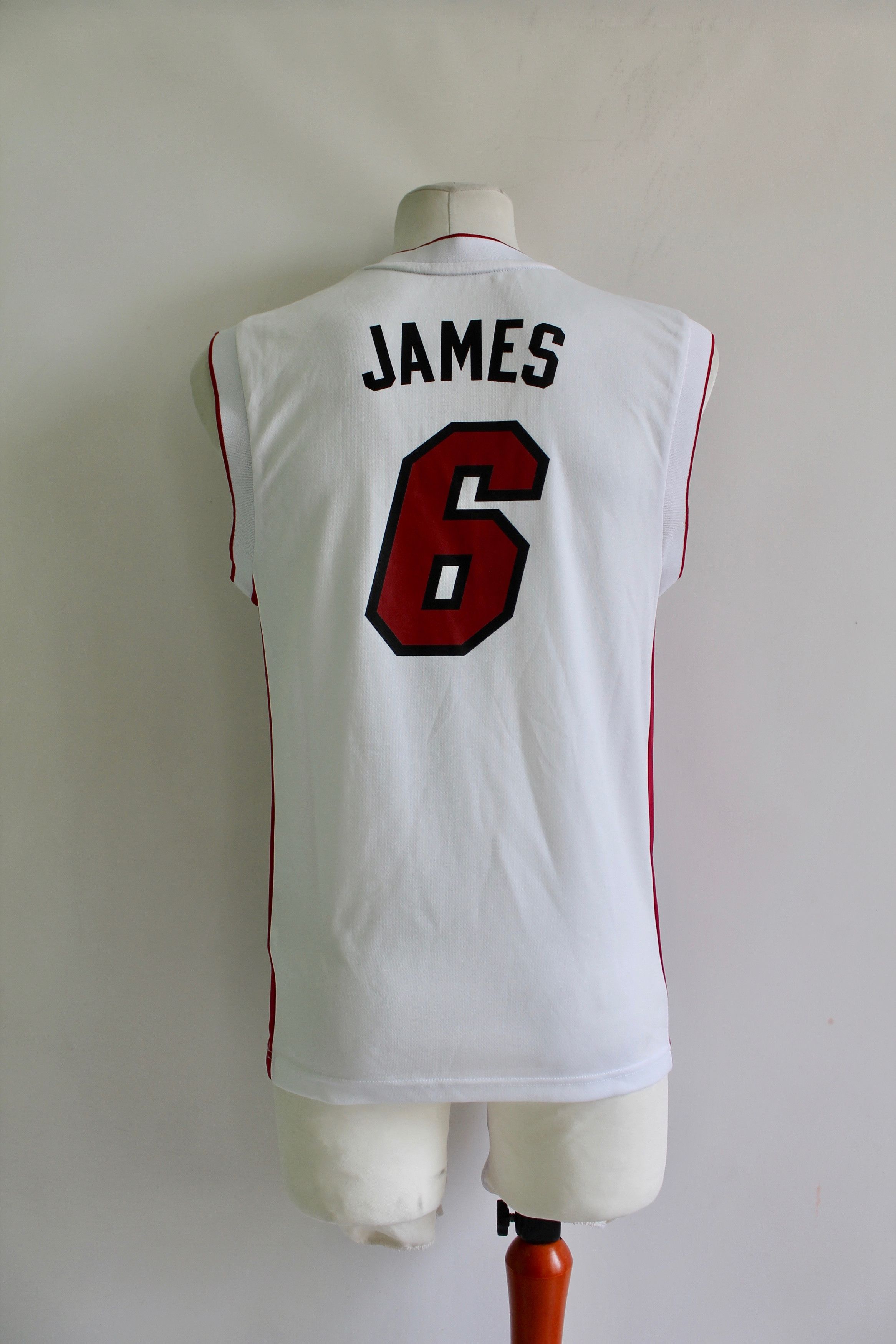 Adidas 2014 Adidas Lebron James Miami Heat # 6 jersey Size US XS / EU 42 / 0 - 7 Thumbnail