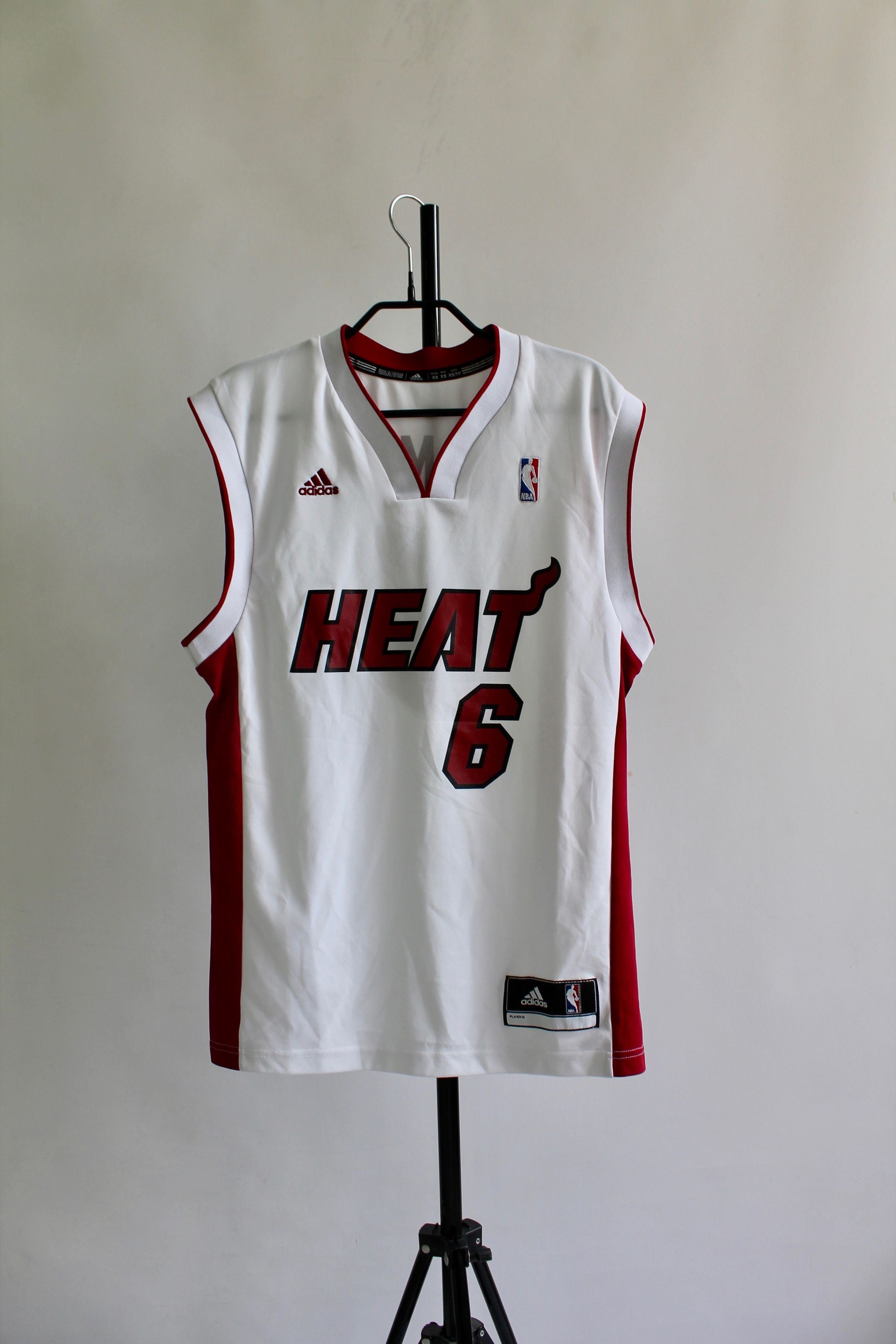 Adidas 2014 Adidas Lebron James Miami Heat # 6 jersey Size US XS / EU 42 / 0 - 2 Thumbnail
