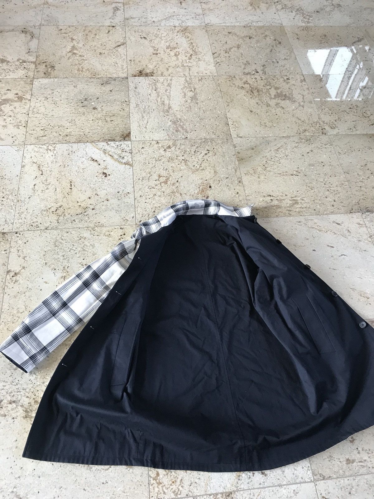 Sandro White Tartan & Navy Reversible Light Coat Size US XL / EU 56 / 4 - 15 Thumbnail