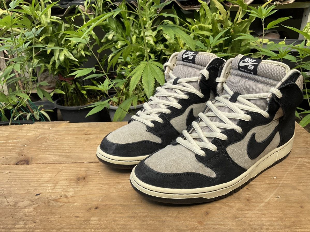 Nike 🔥 Nike Dunk High Pro SB Fossil 2010 Size US 12 / EU 45 - 7 Thumbnail