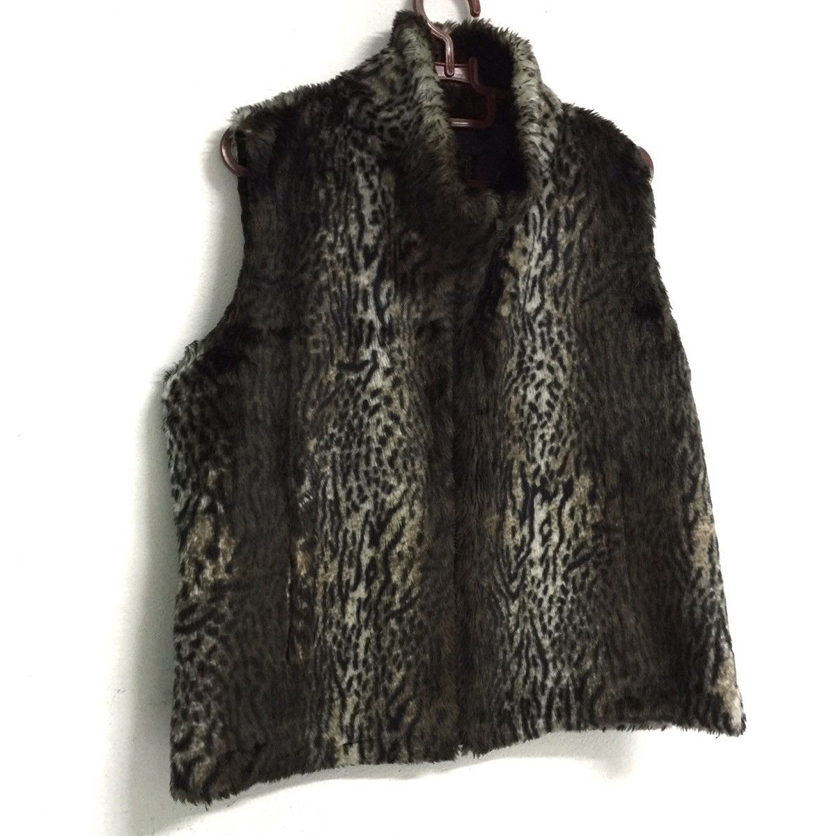 Japanese Brand Rare leopard colored fur vest nice design Size US M / EU 48-50 / 2 - 4 Thumbnail