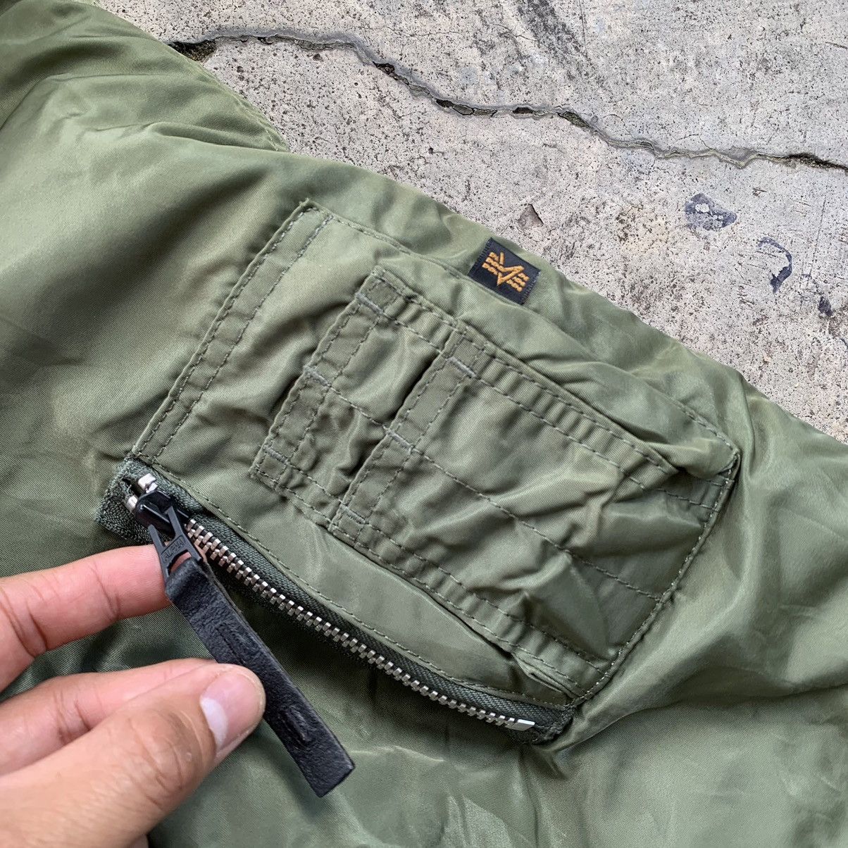 Alpha Industries Alpha Industries Inc Bomber Type N-3B (N) spec MIL-J-6279 Size US M / EU 48-50 / 2 - 9 Thumbnail