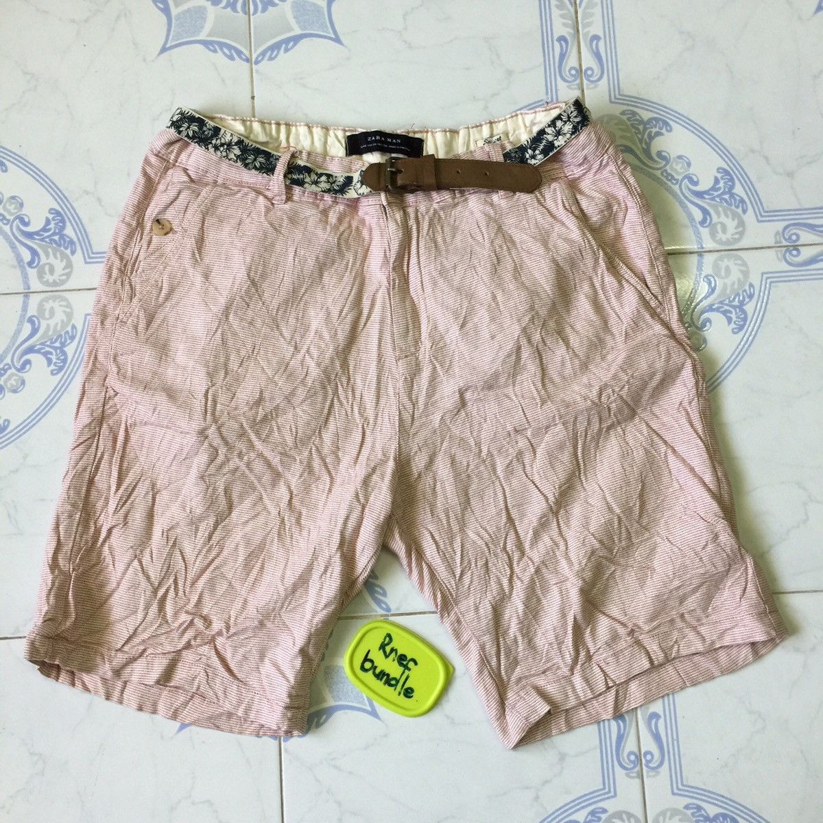 Zara Zara man short pant with belt Hawaiian design Size US 39 - 1 Thumbnail