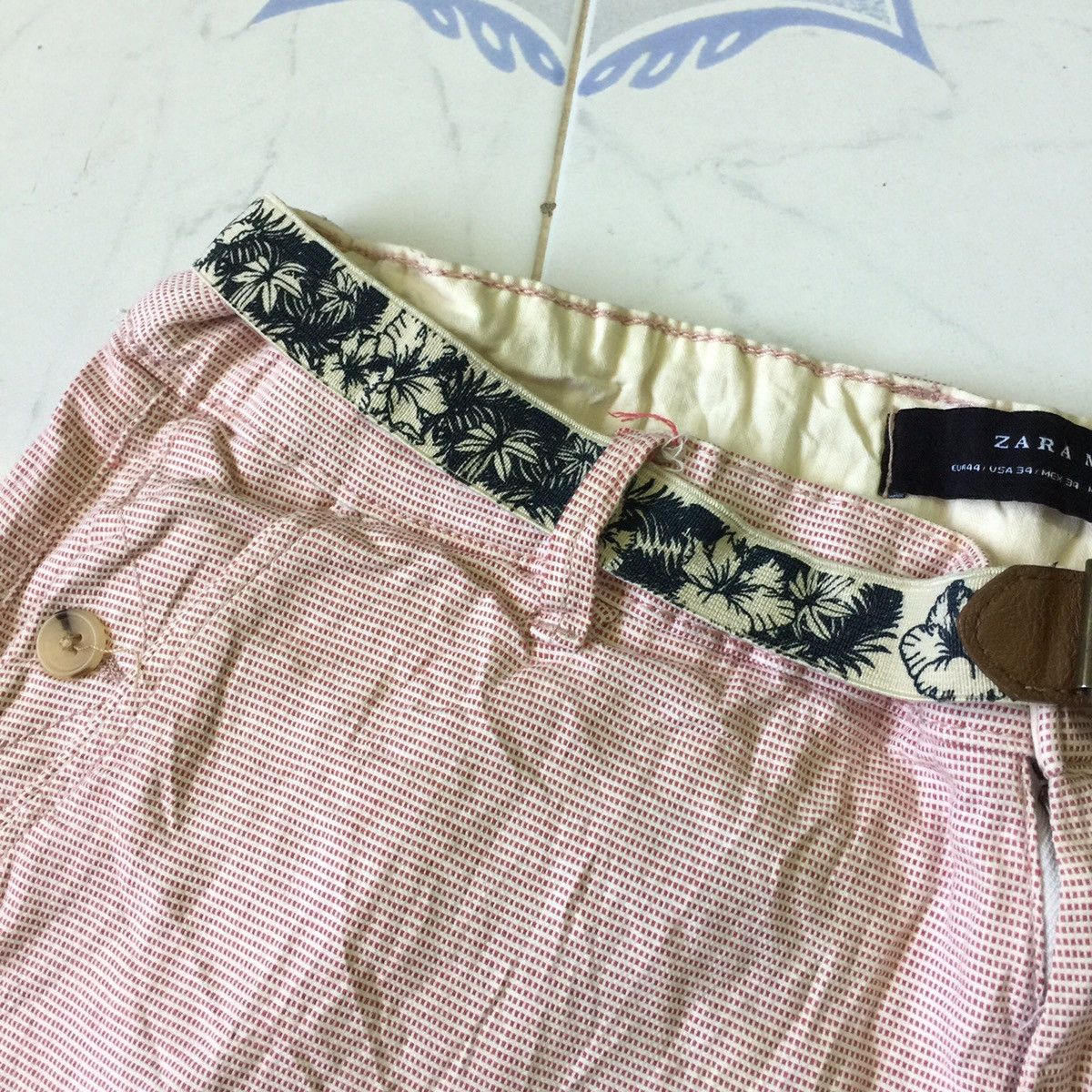 Zara Zara man short pant with belt Hawaiian design Size US 39 - 7 Thumbnail