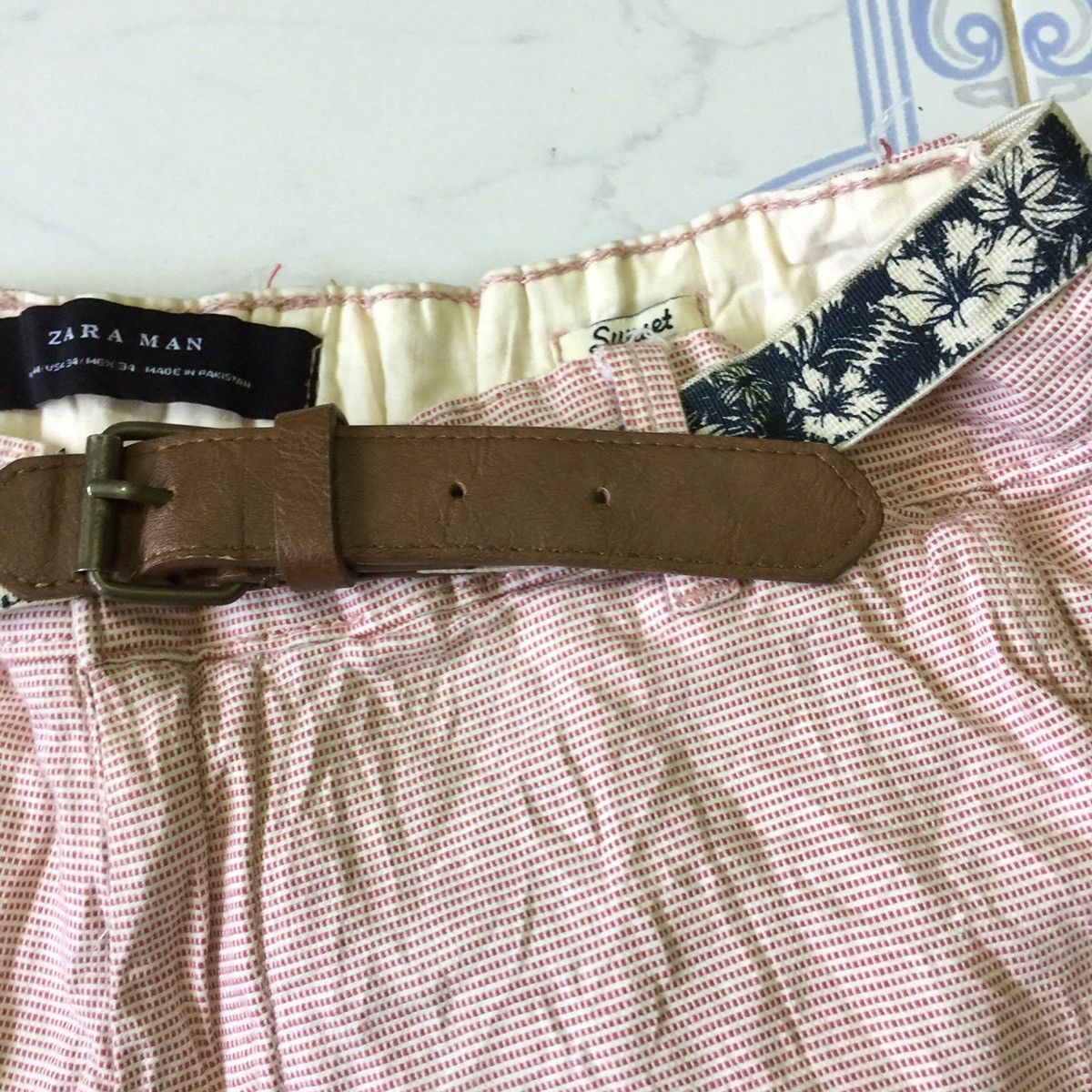 Zara Zara man short pant with belt Hawaiian design Size US 39 - 6 Thumbnail