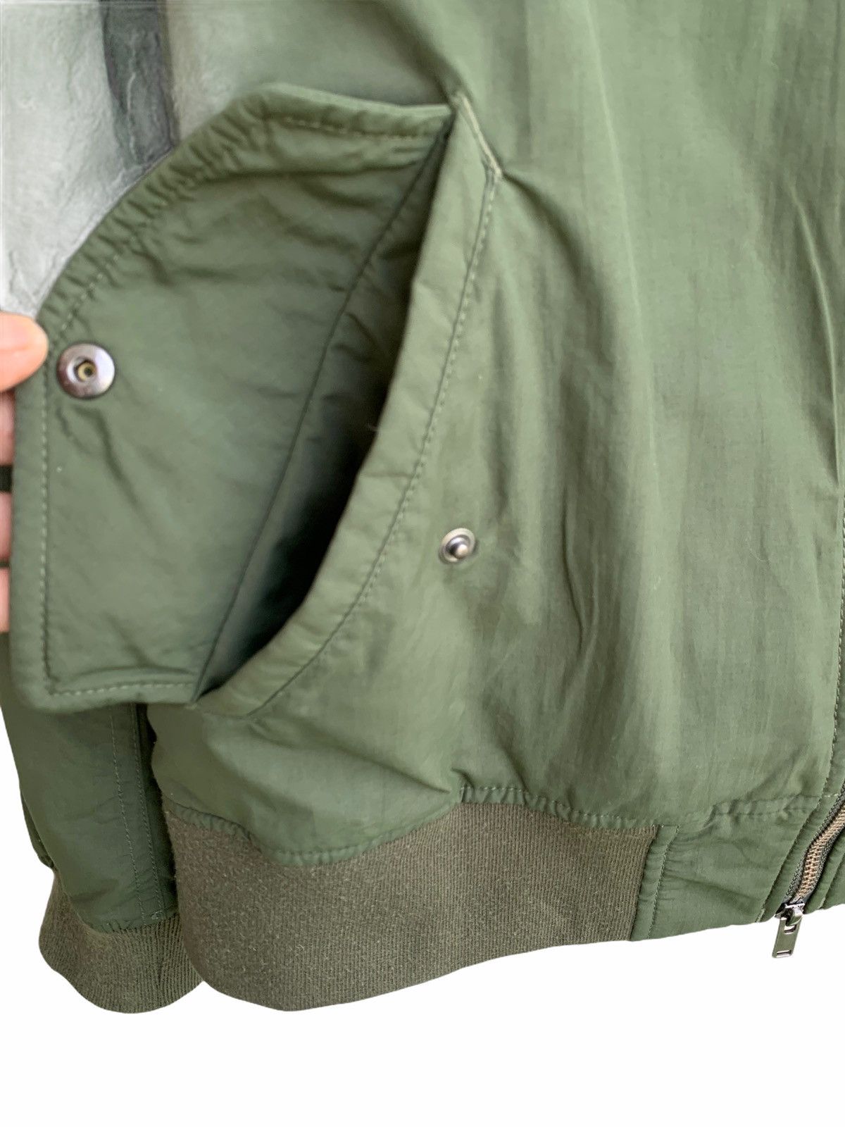 Uniqlo Uniqlo Bomber jacket army green fly jacket Size US S / EU 44-46 / 1 - 10 Thumbnail