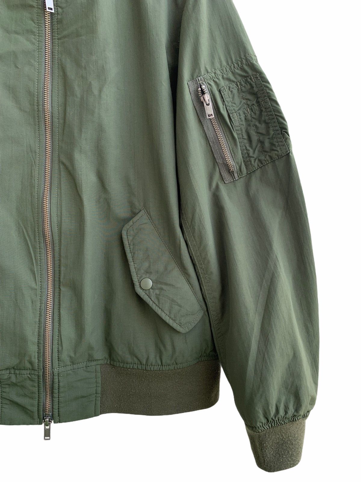 Uniqlo Uniqlo Bomber jacket army green fly jacket Size US S / EU 44-46 / 1 - 4 Thumbnail