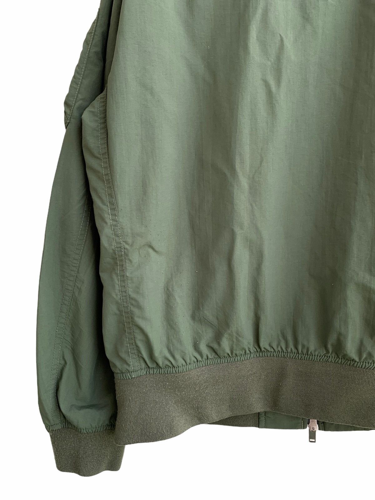 Uniqlo Uniqlo Bomber jacket army green fly jacket Size US S / EU 44-46 / 1 - 6 Thumbnail