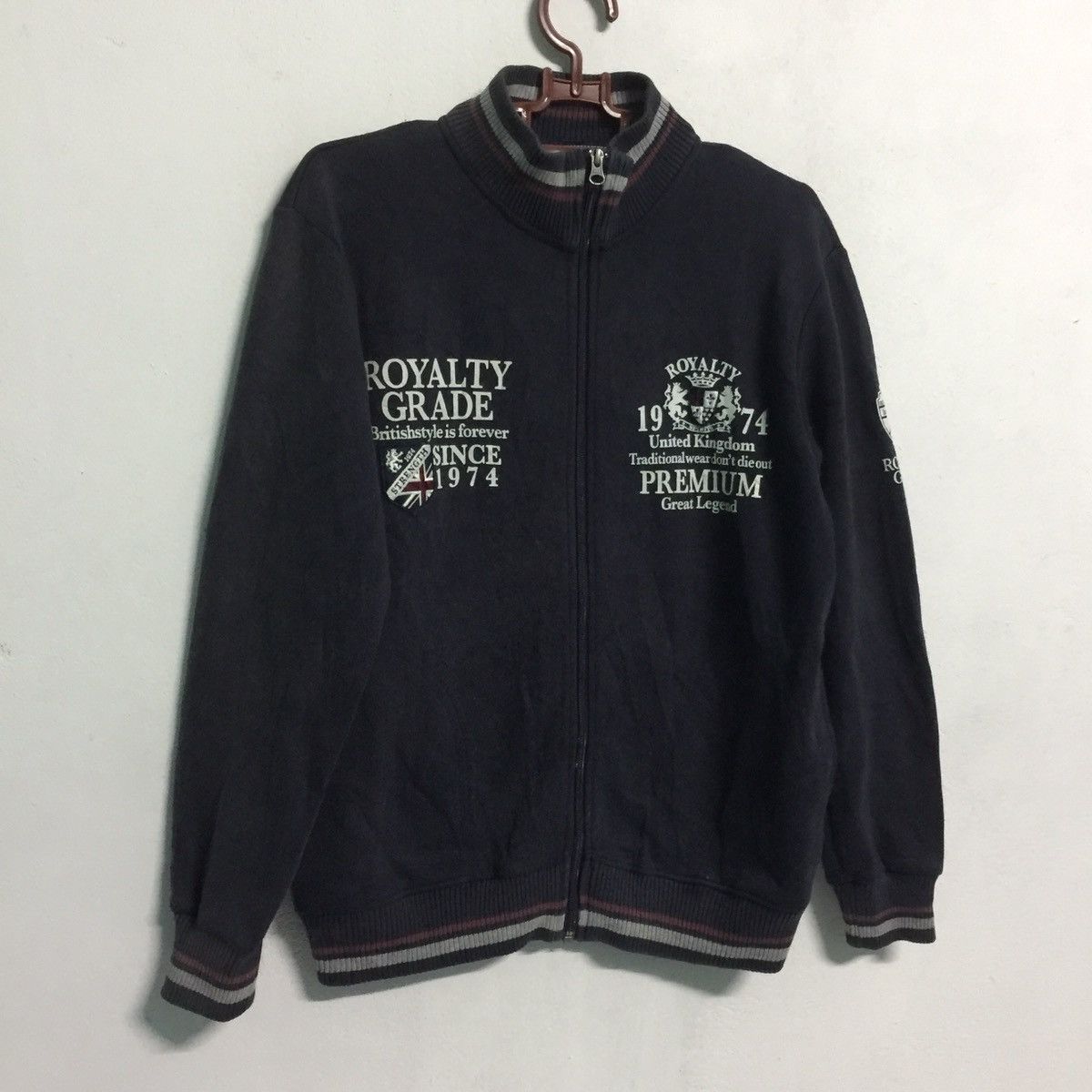 Other Sun faded royalty grade British style sweater Size US M / EU 48-50 / 2 - 3 Thumbnail